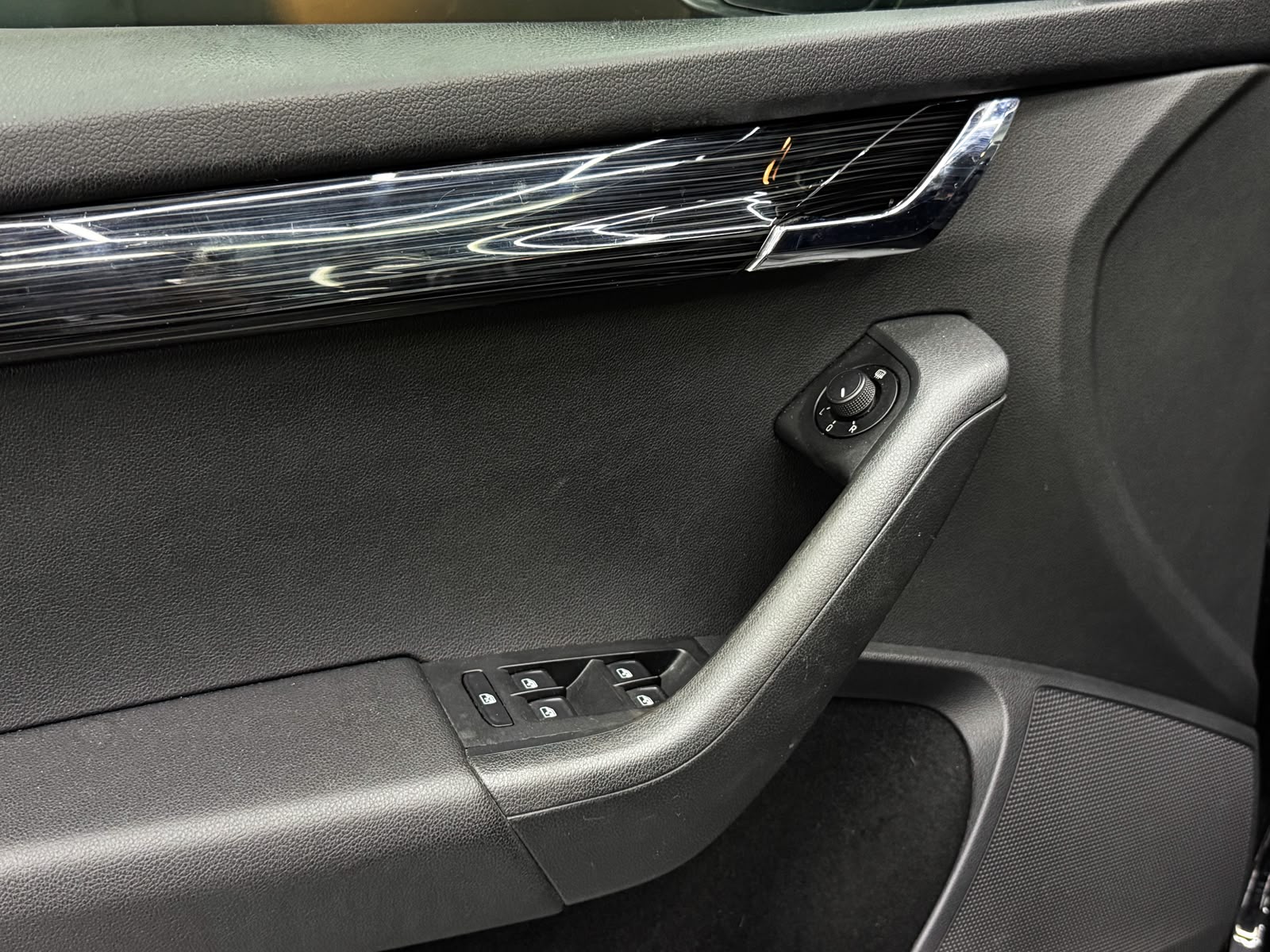 SKODA Octavia Combi 1.4 TSI Style DSG *Facelift*-image-18