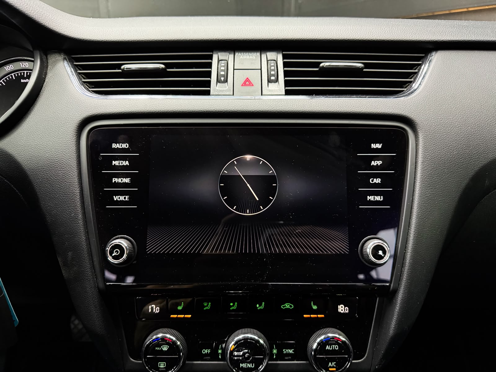 SKODA Octavia Combi 1.4 TSI Style DSG *Facelift*-image-14