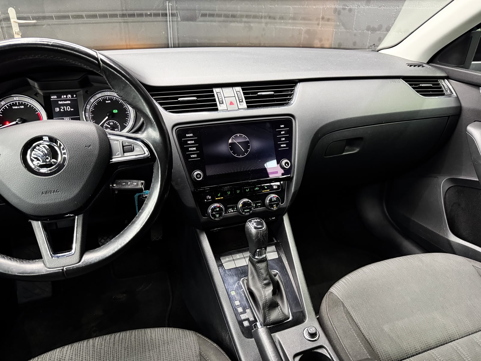 SKODA Octavia Combi 1.4 TSI Style DSG *Facelift*-image-13