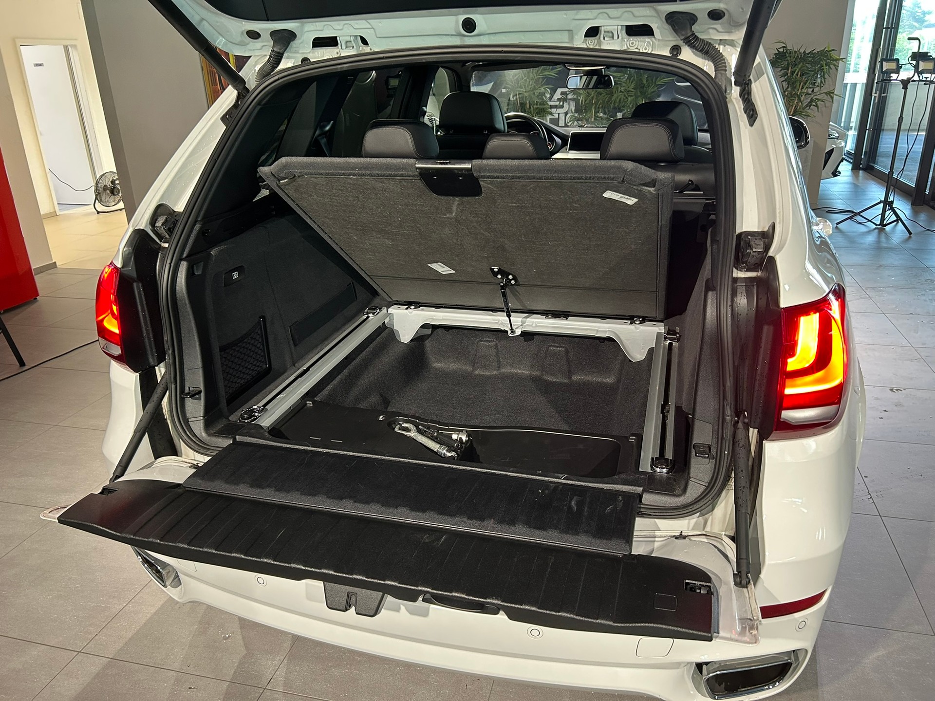 BMW X5 xDrive 40d Pure M Sport Steptronic-image-21