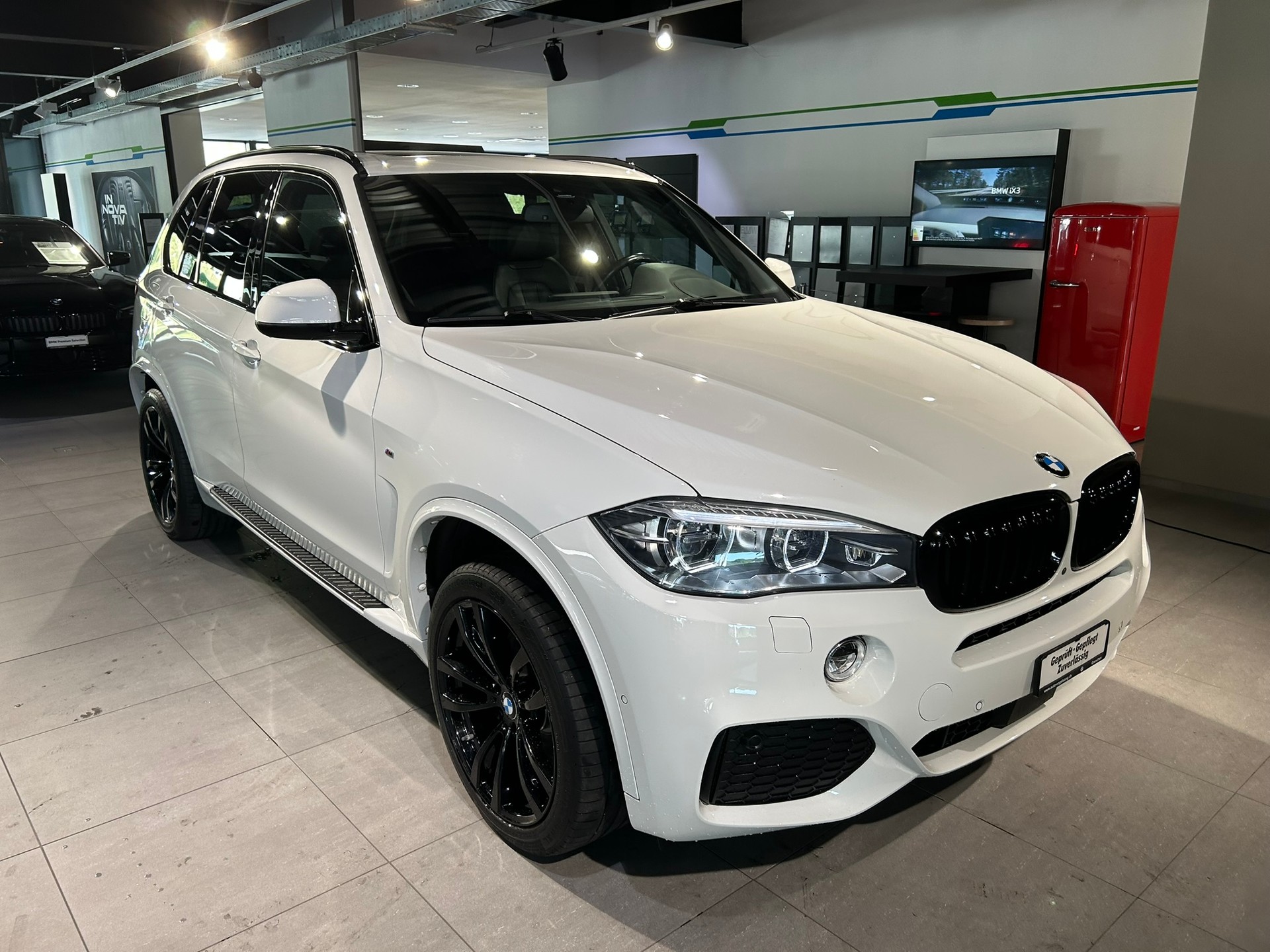 BMW X5 xDrive 40d Pure M Sport Steptronic-image-5
