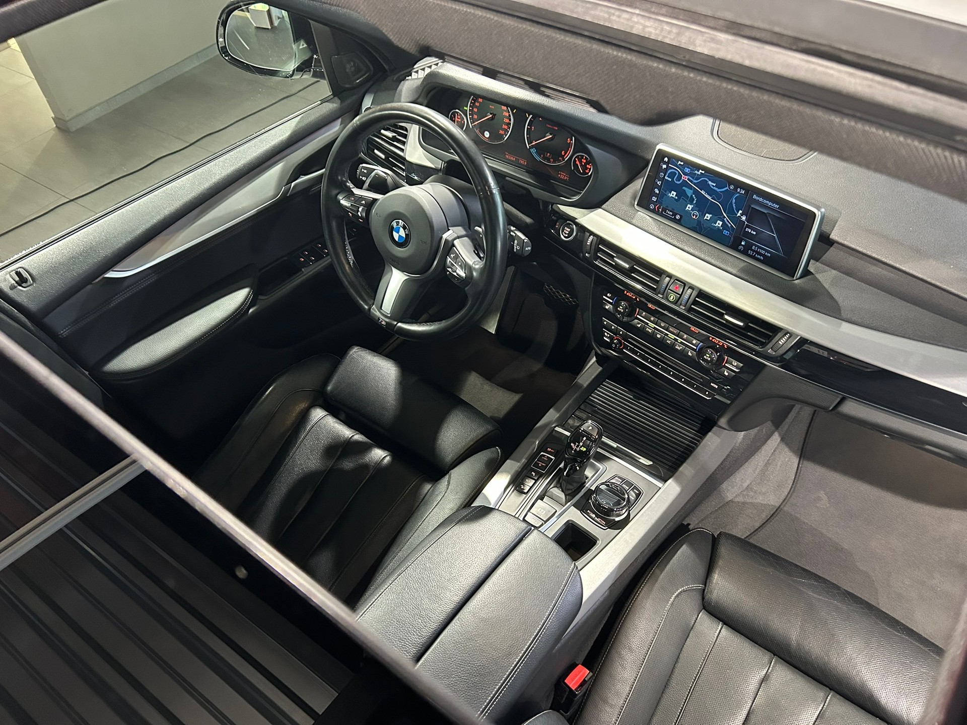 BMW X5 xDrive 40d Pure M Sport Steptronic-image-17