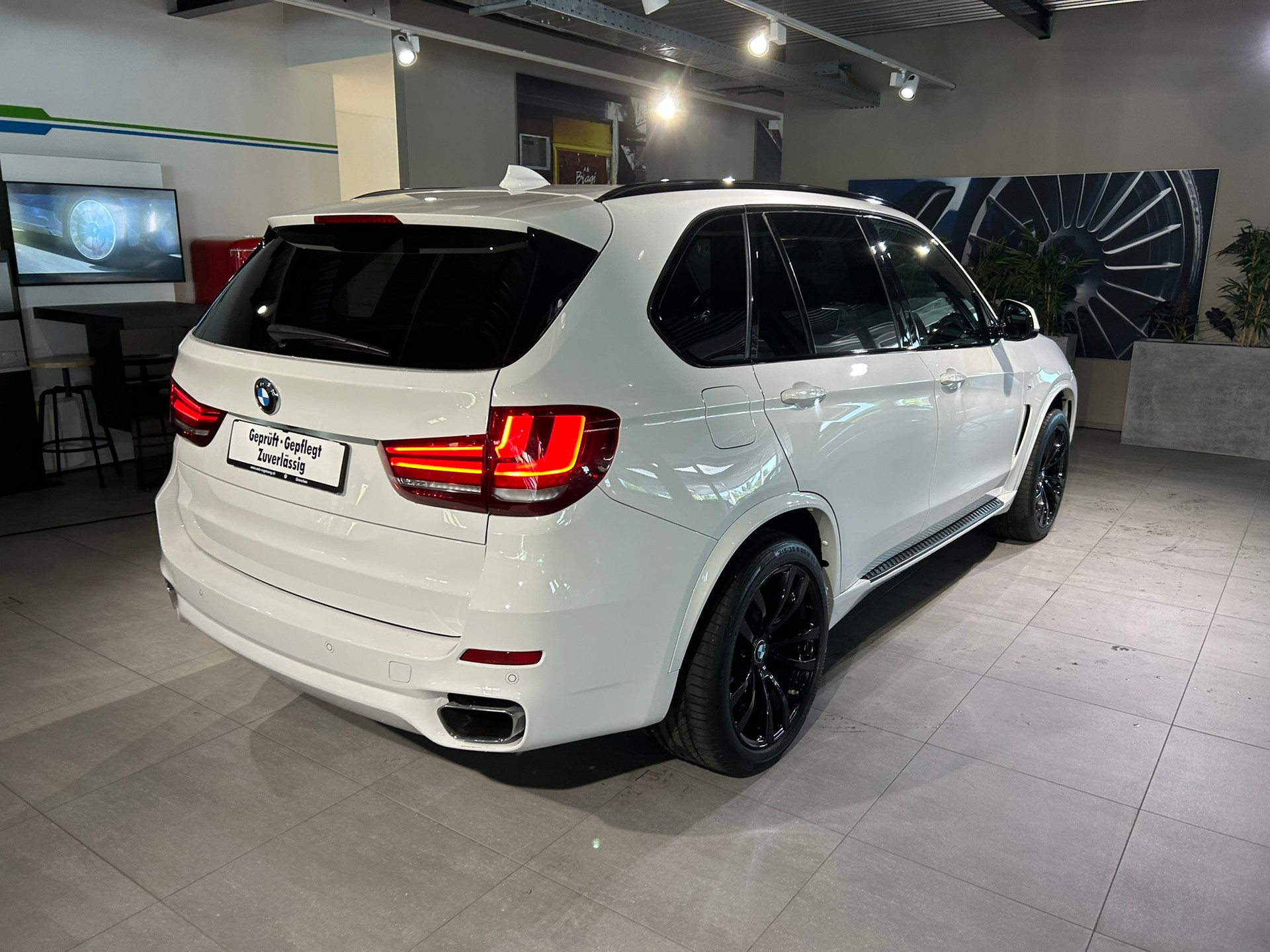 BMW X5 xDrive 40d Pure M Sport Steptronic-image-8