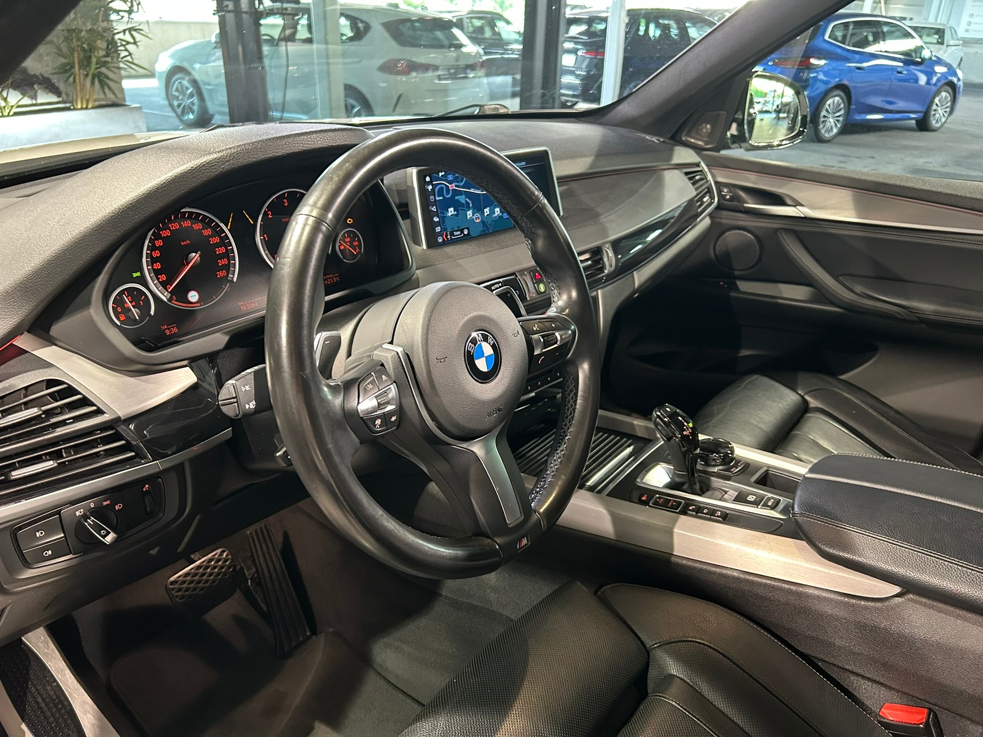 BMW X5 xDrive 40d Pure M Sport Steptronic-image-26