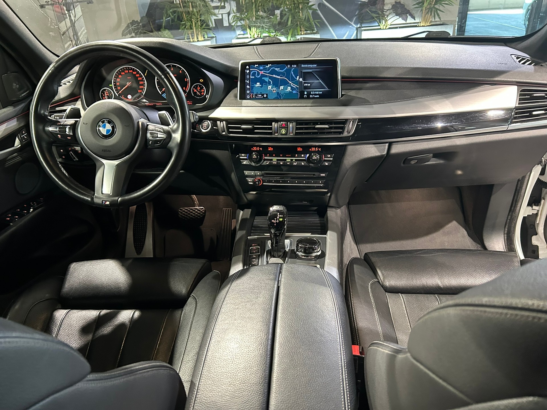 BMW X5 xDrive 40d Pure M Sport Steptronic-image-31