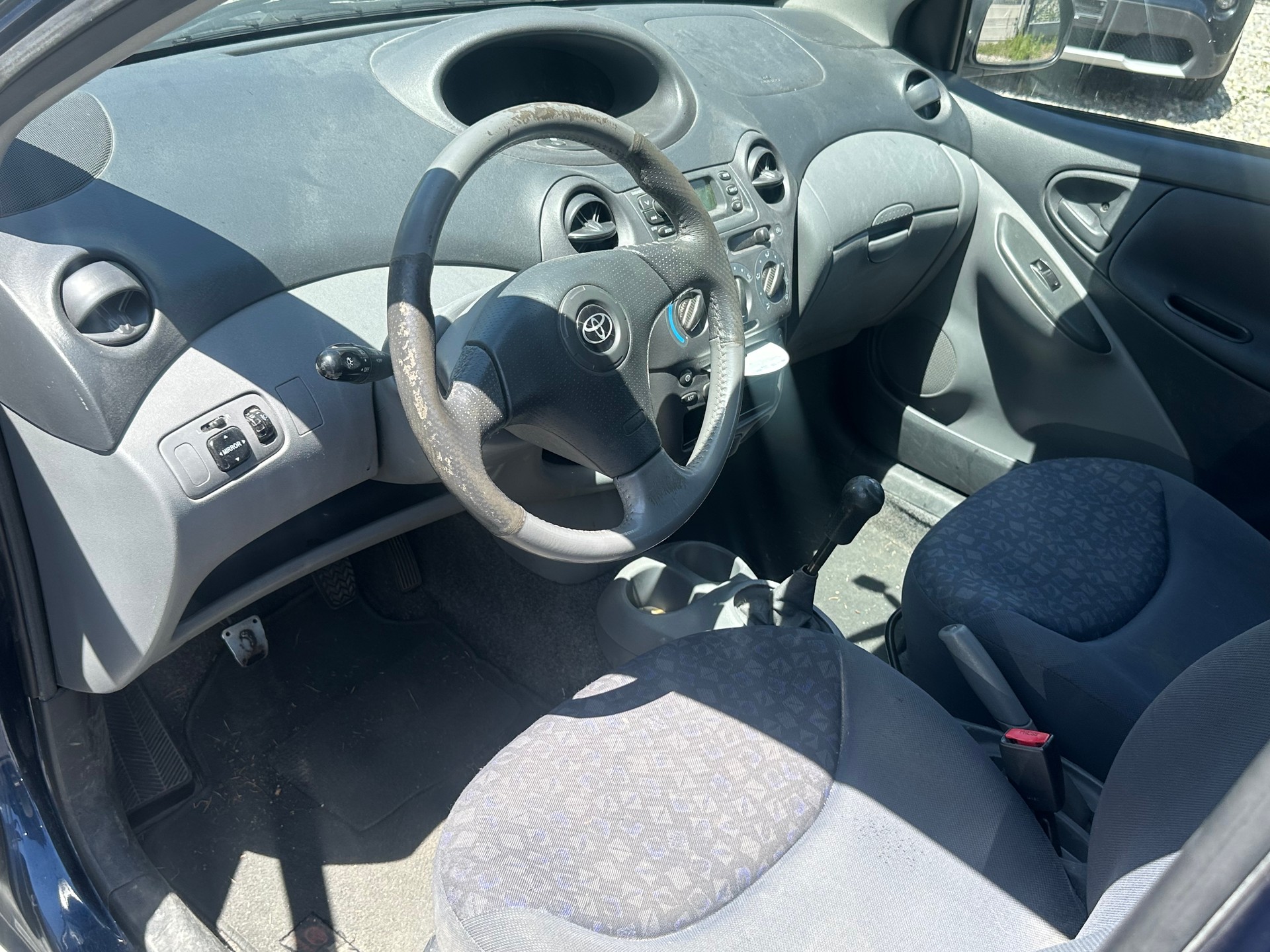 TOYOTA Yaris 1.3 Linea Sol-image-2