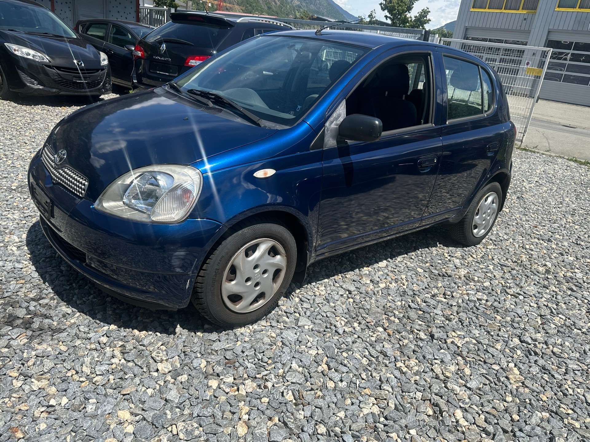 TOYOTA Yaris 1.3 Linea Sol-image-3