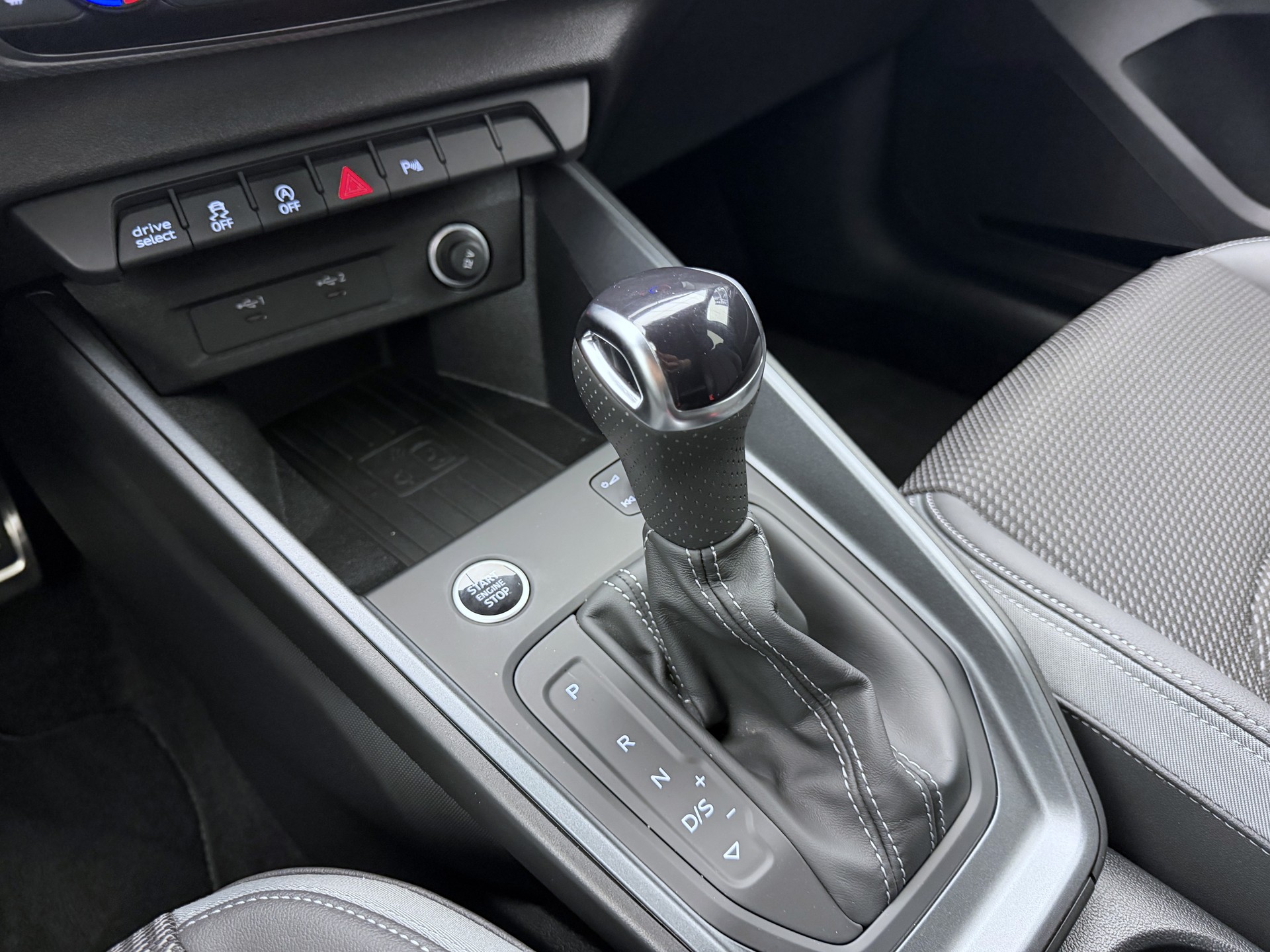 AUDI A1 Sportback 40 TFSI S Line S-tronic-image-13