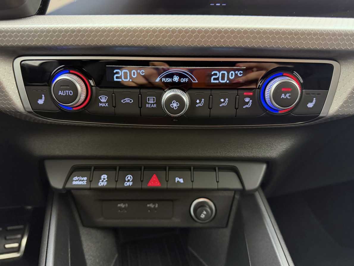 AUDI A1 Sportback 40 TFSI S Line S-tronic-image-14