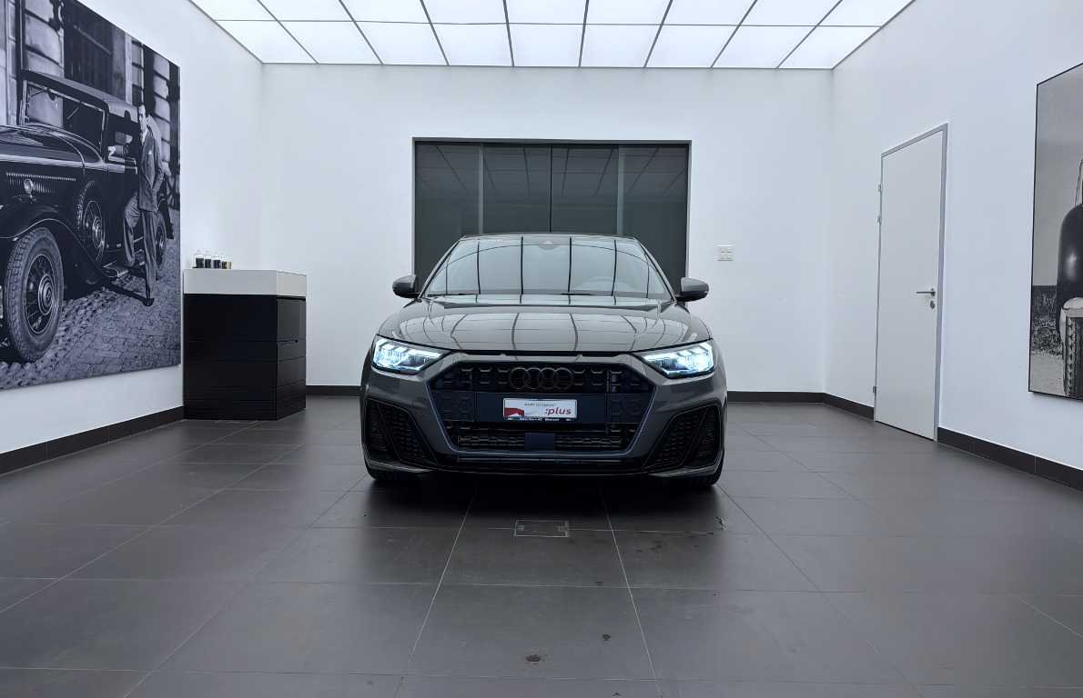 AUDI A1 Sportback 40 TFSI S Line S-tronic-image-1