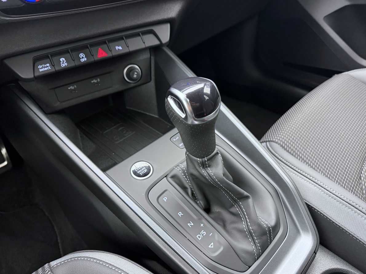 AUDI A1 Sportback 40 TFSI S Line S-tronic-image-13