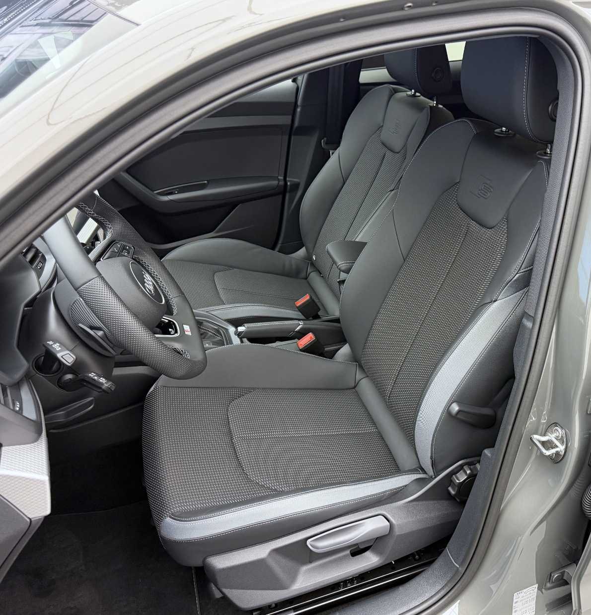 AUDI A1 Sportback 40 TFSI S Line S-tronic-image-5