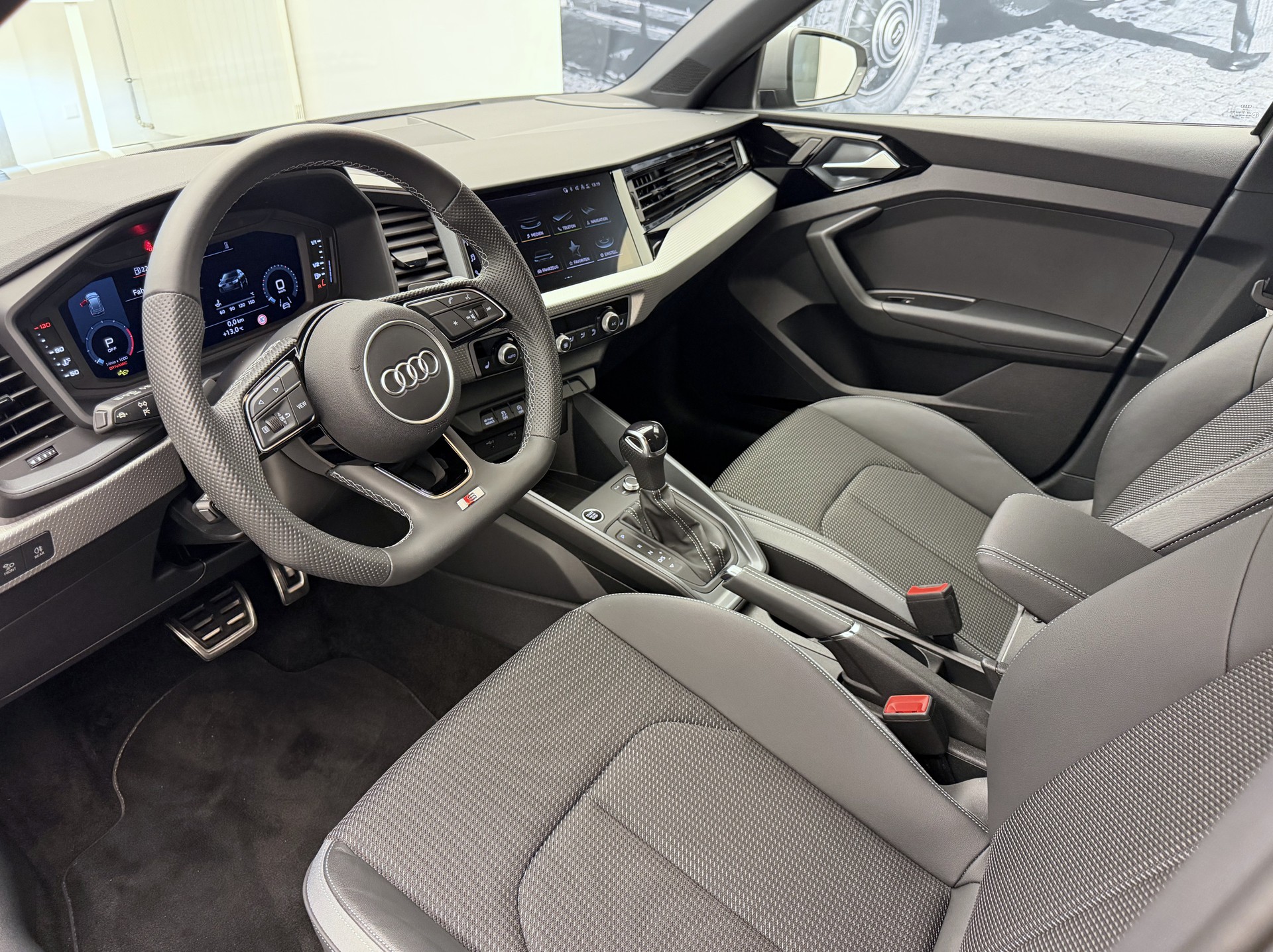 AUDI A1 Sportback 40 TFSI S Line S-tronic-image-7