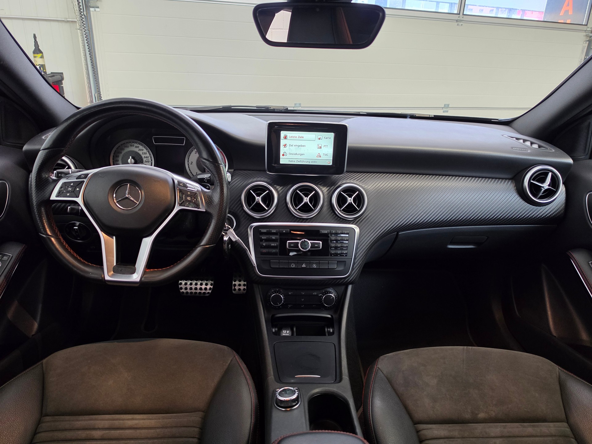 MERCEDES-BENZ A 180 CDI AMG Line 7G-DCT-image-5