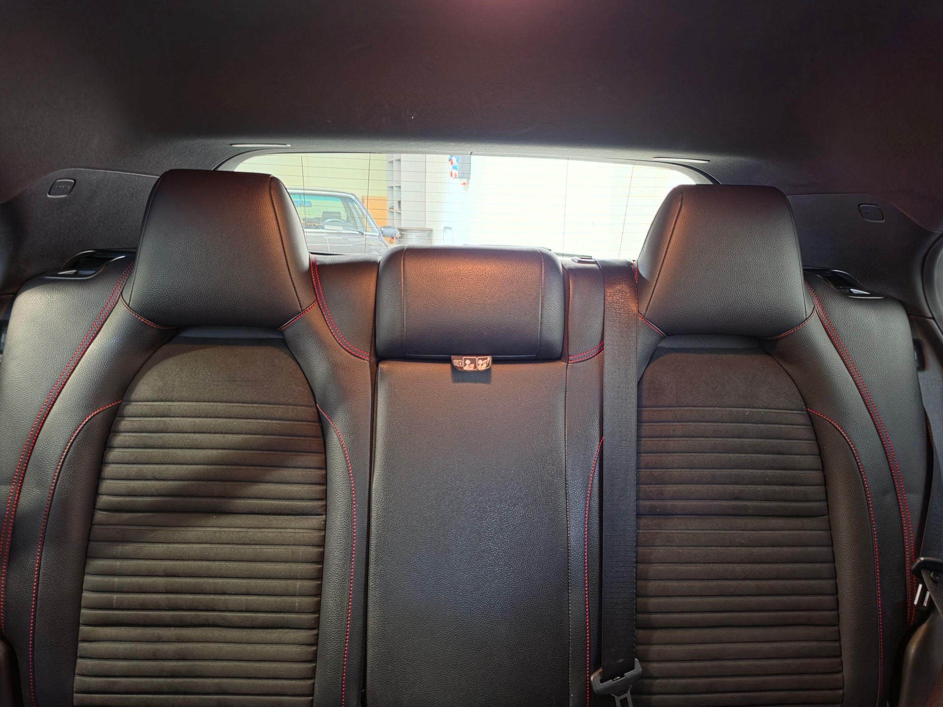 MERCEDES-BENZ A 180 CDI AMG Line 7G-DCT-image-14