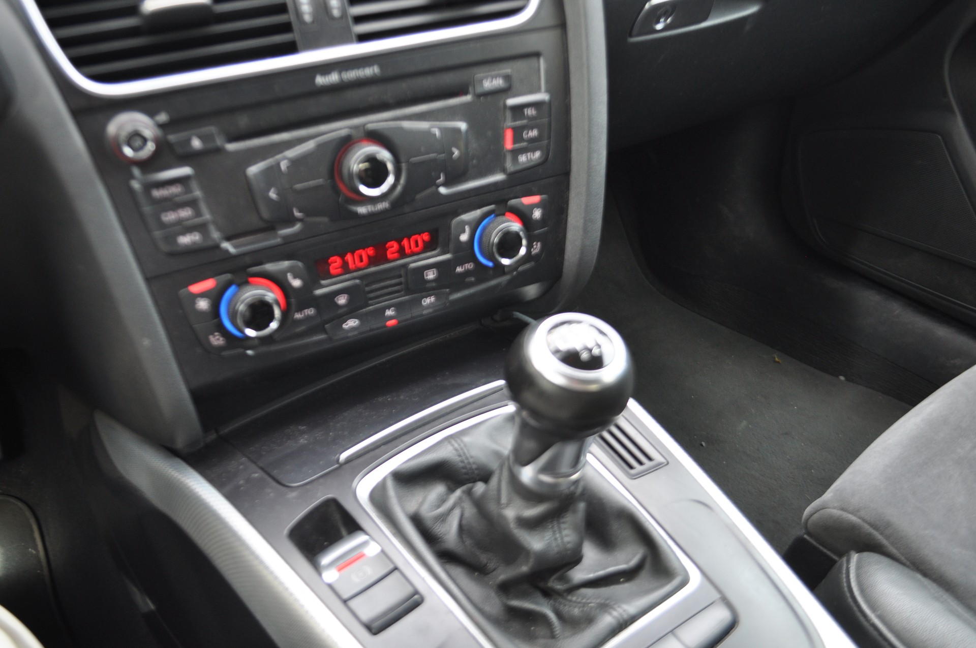 AUDI A4 Avant 1.8 TFSI-image-12