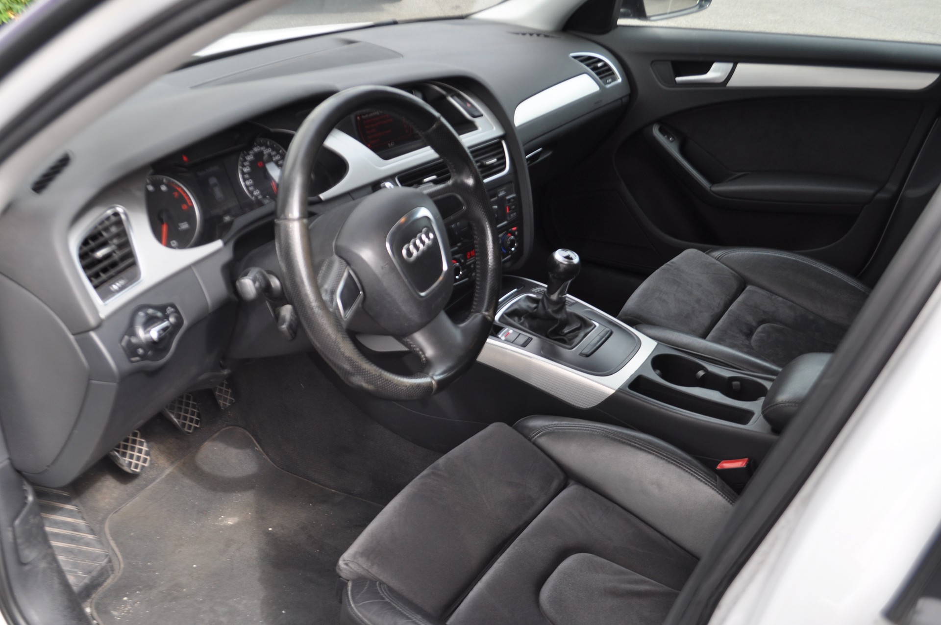 AUDI A4 Avant 1.8 TFSI-image-4