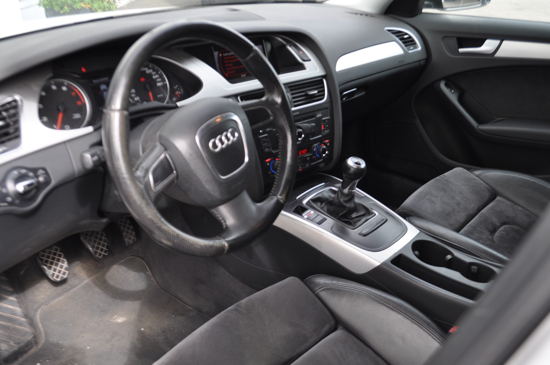 AUDI A4 Avant 1.8 TFSI-image-5