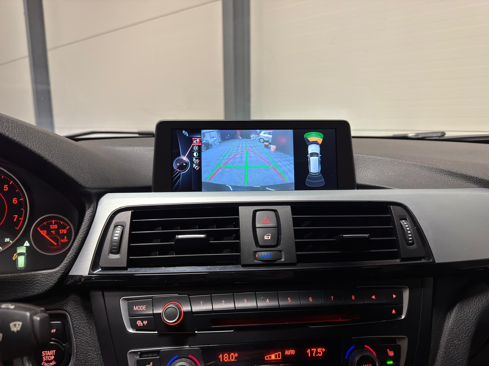BMW 328i xDrive SAG Touring M-Sport-image-13