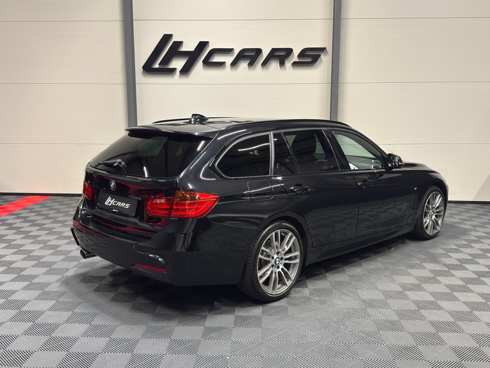 BMW 328i xDrive SAG Touring M-Sport-image-3