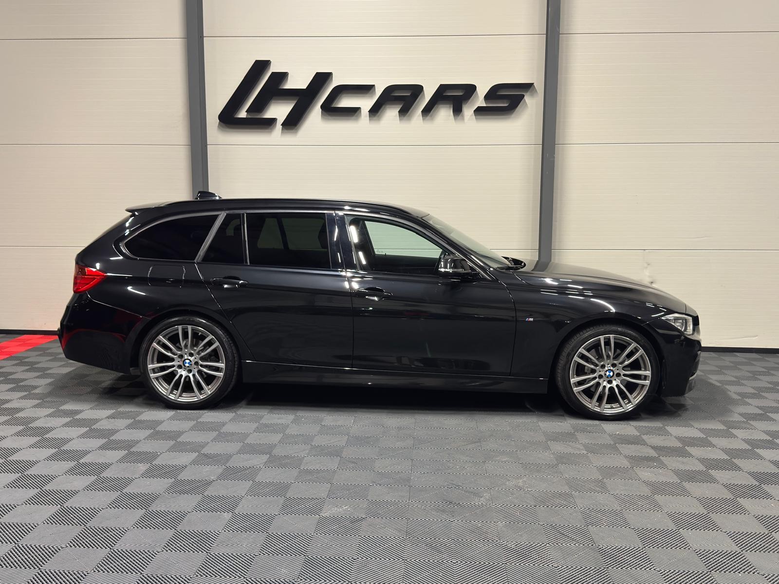 BMW 328i xDrive SAG Touring M-Sport-image-4