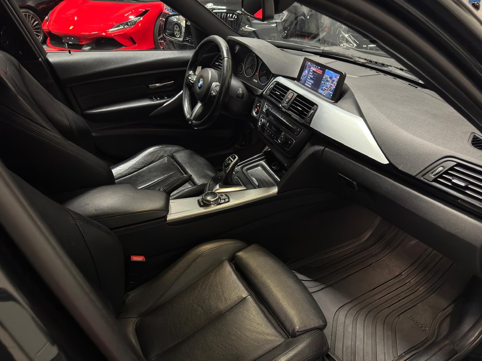 BMW 328i xDrive SAG Touring M-Sport-image-11