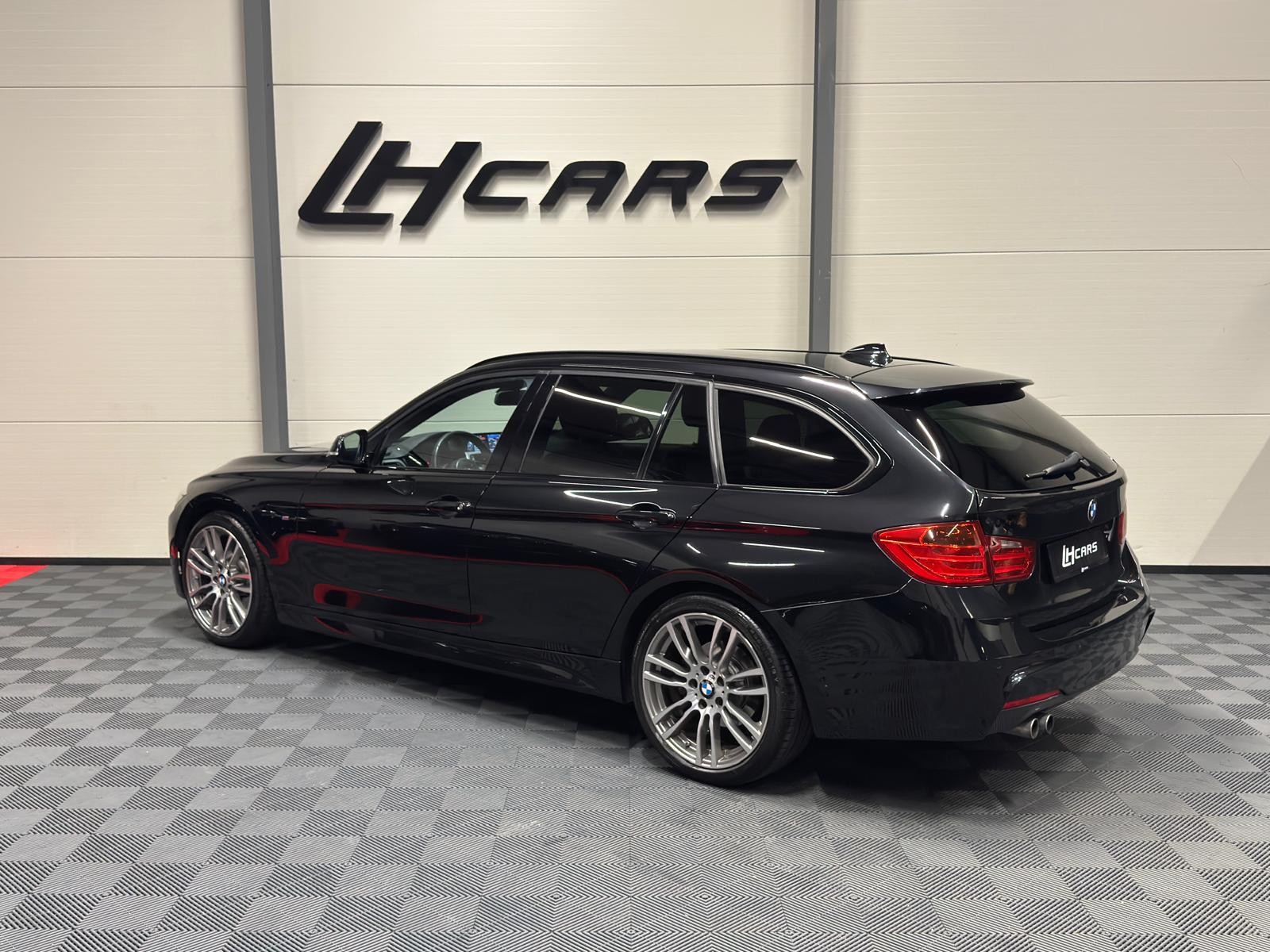 BMW 328i xDrive SAG Touring M-Sport-image-2