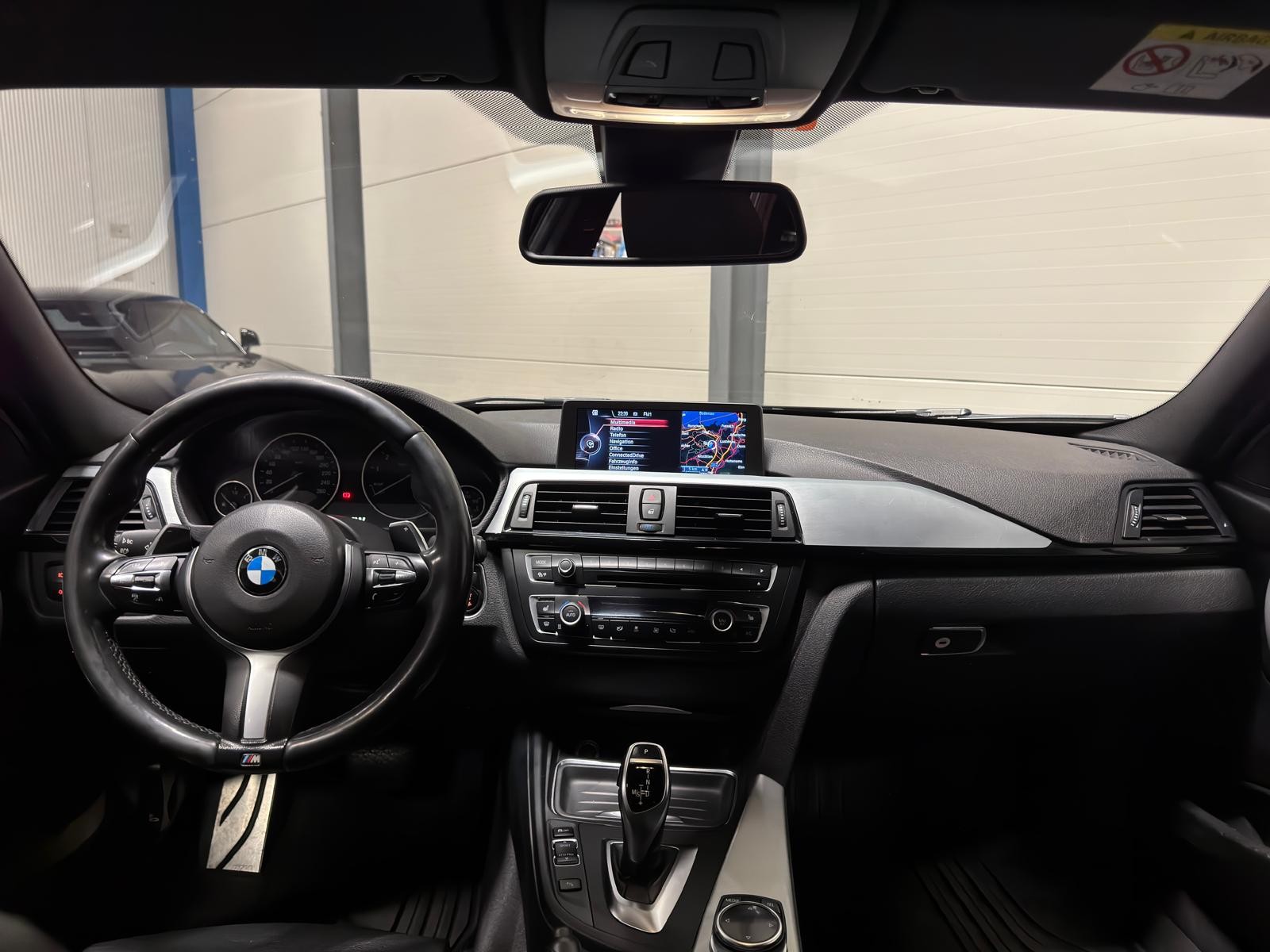 BMW 328i xDrive SAG Touring M-Sport-image-7