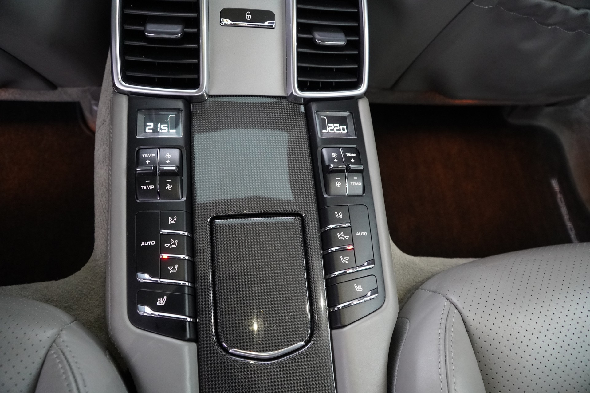 PORSCHE Panamera Turbo S 4.8 PDK-image-28