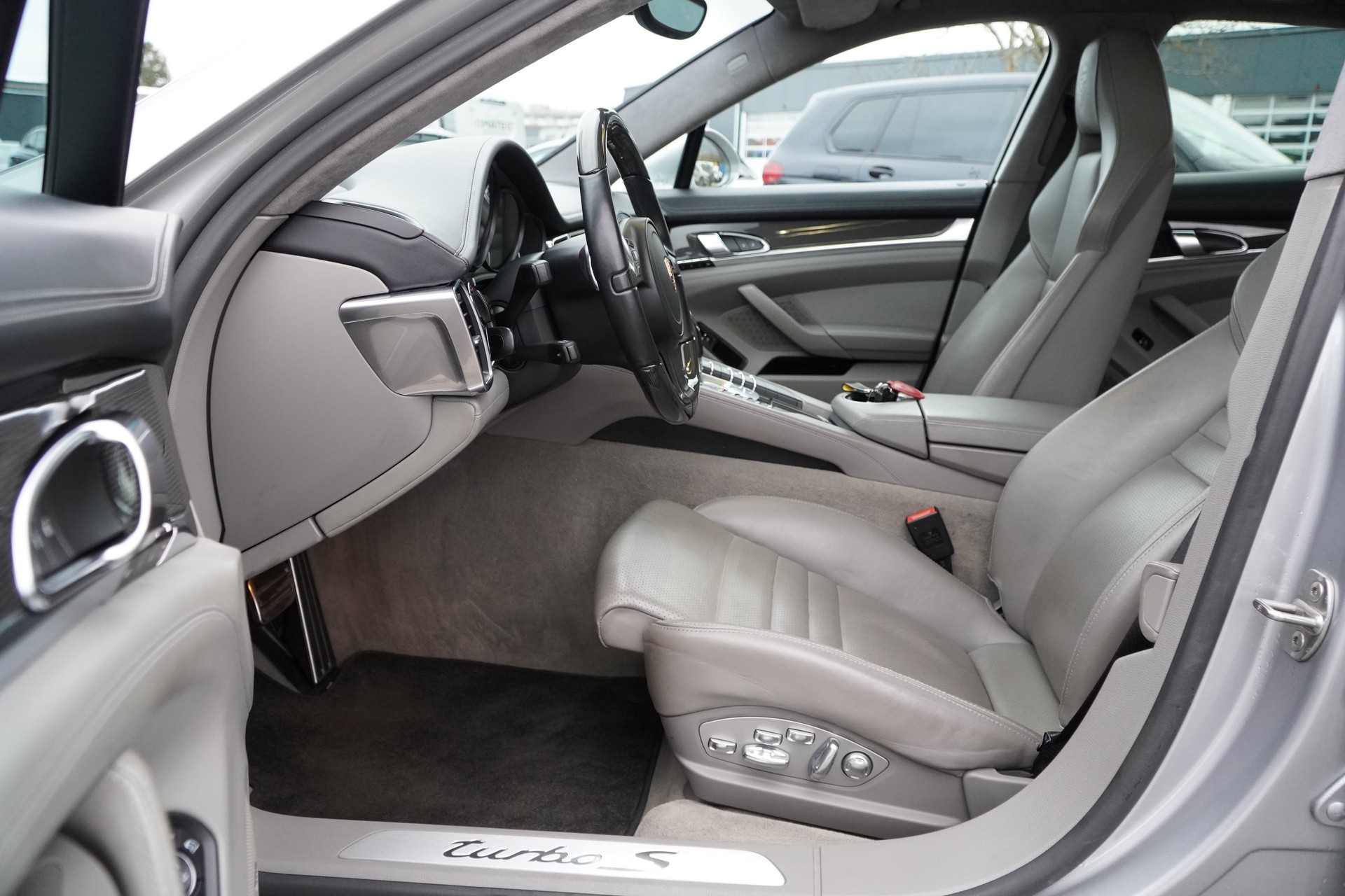 PORSCHE Panamera Turbo S 4.8 PDK-image-9