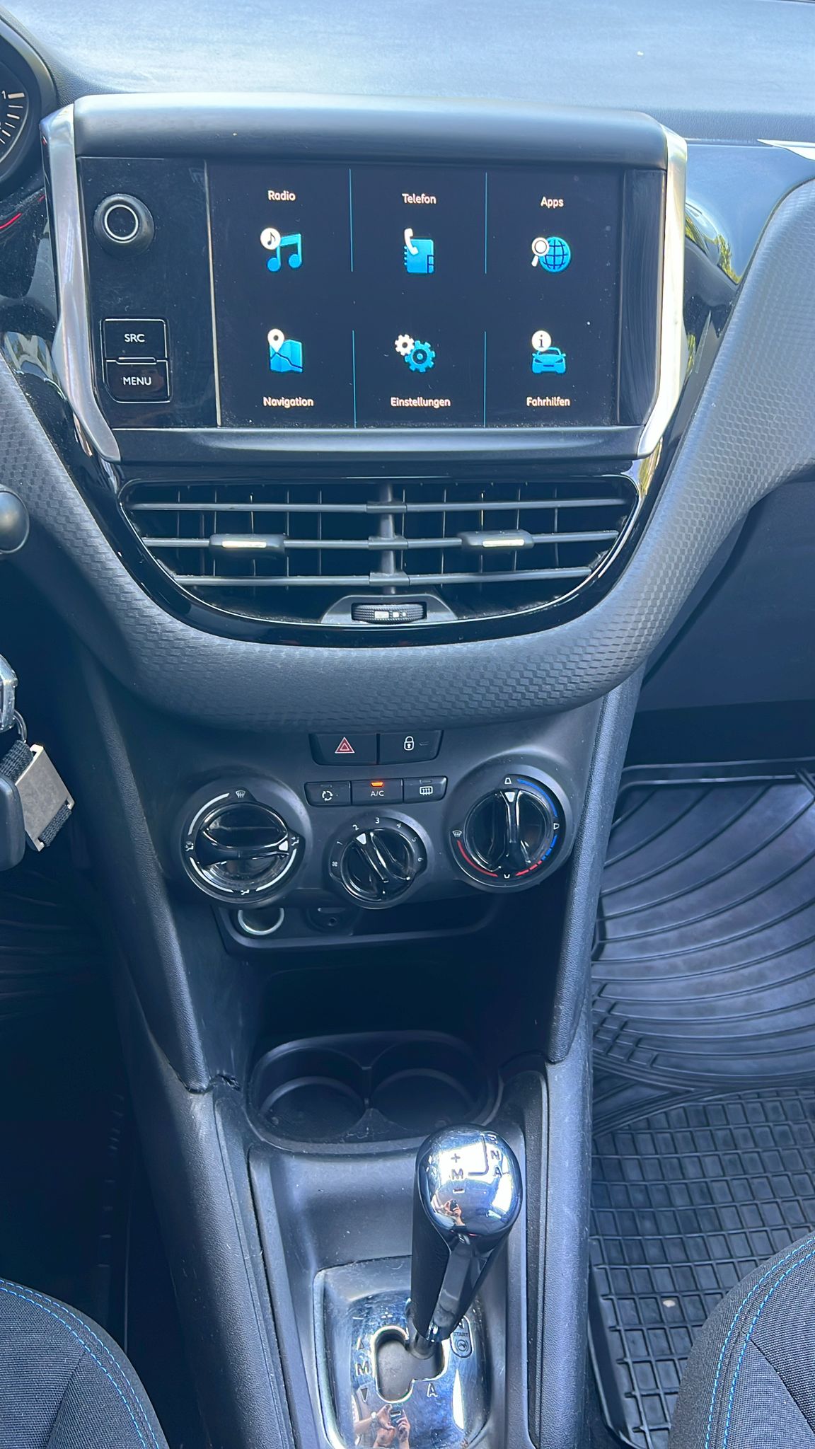PEUGEOT 208 1.2 PureTech Style ETG5-image-13