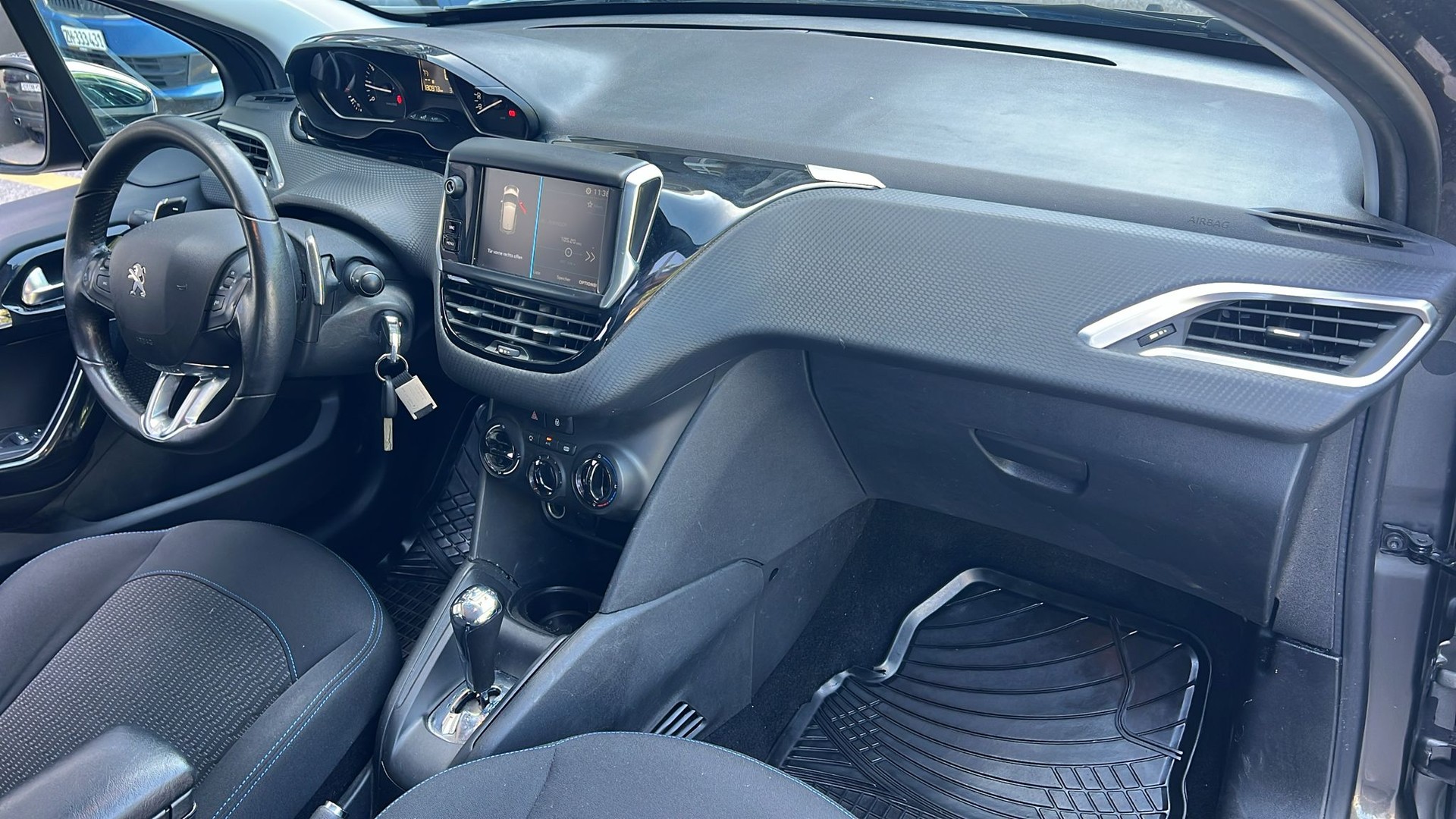 PEUGEOT 208 1.2 PureTech Style ETG5-image-11