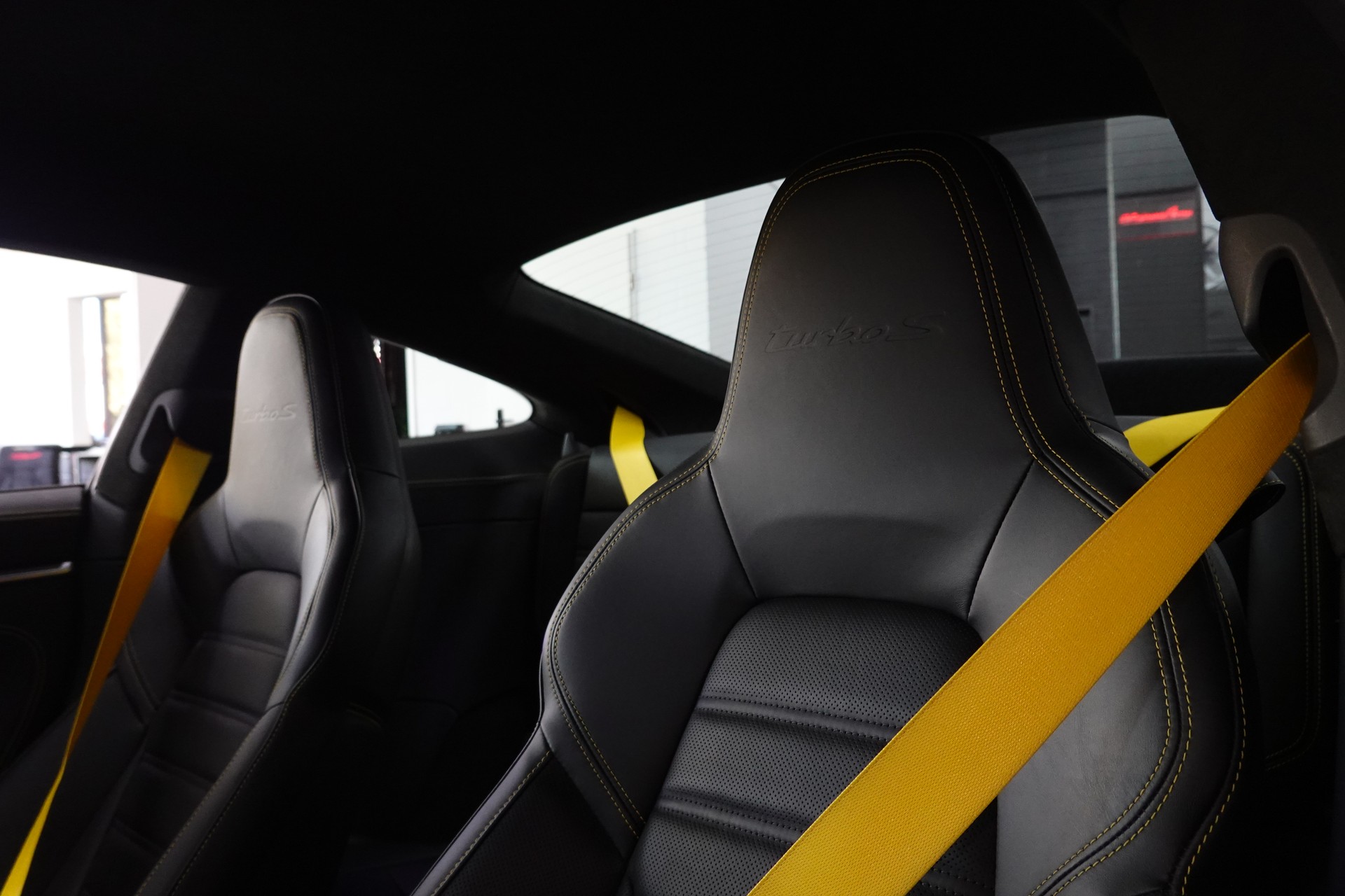 PORSCHE 911 TURBO S PDK BLACK 992.1 APPROVED // LIFT // AERO KIT. // TRAUM FZ // VOLLENDET-image-40
