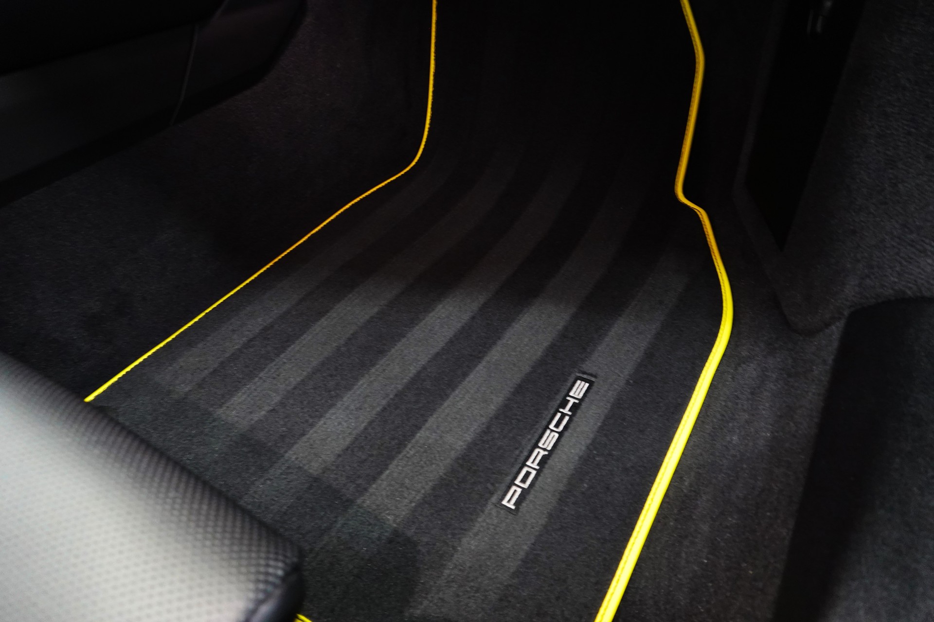 PORSCHE 911 TURBO S PDK BLACK 992.1 APPROVED // LIFT // AERO KIT. // TRAUM FZ // VOLLENDET-image-50