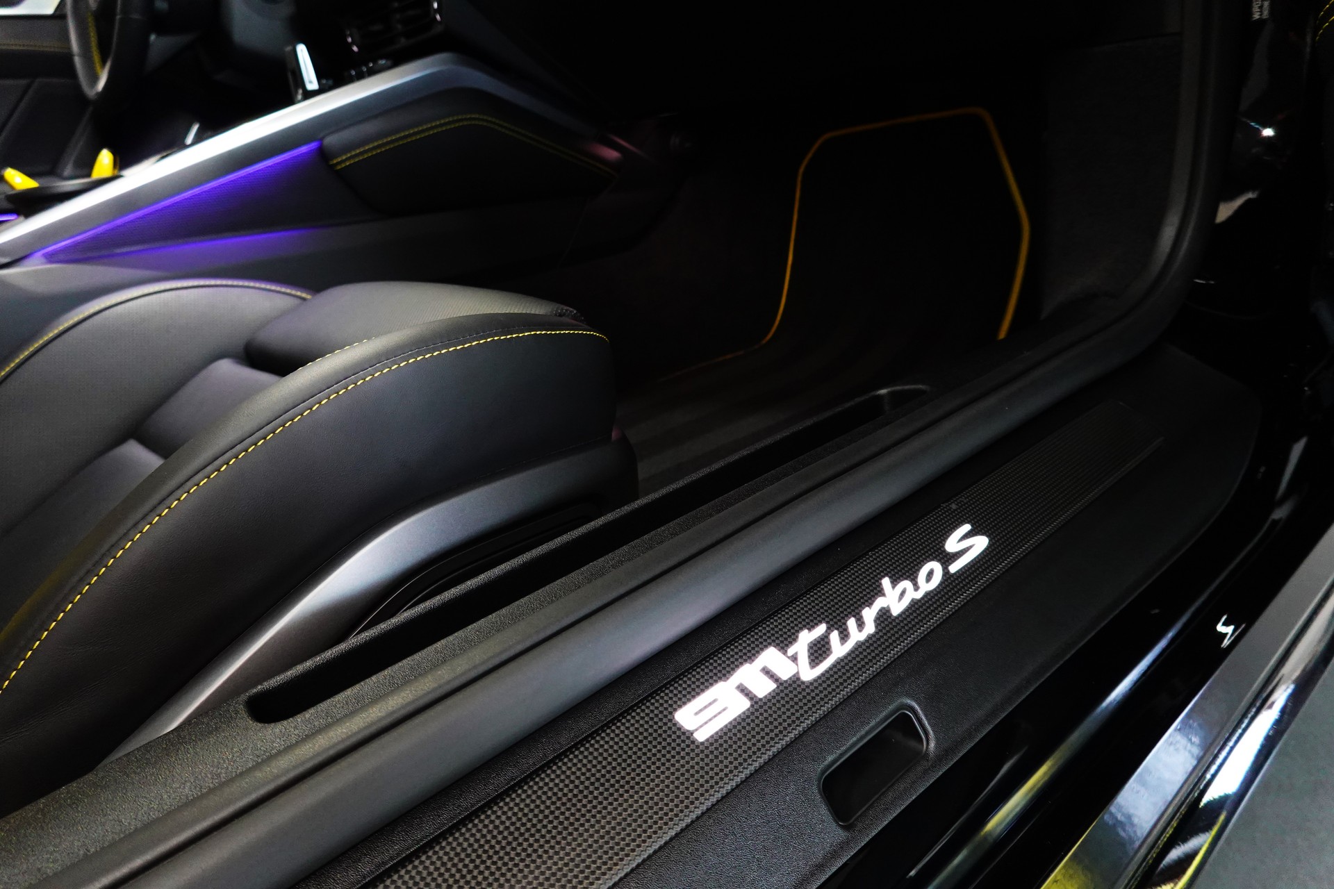 PORSCHE 911 TURBO S PDK BLACK 992.1 APPROVED // LIFT // AERO KIT. // TRAUM FZ // VOLLENDET-image-52