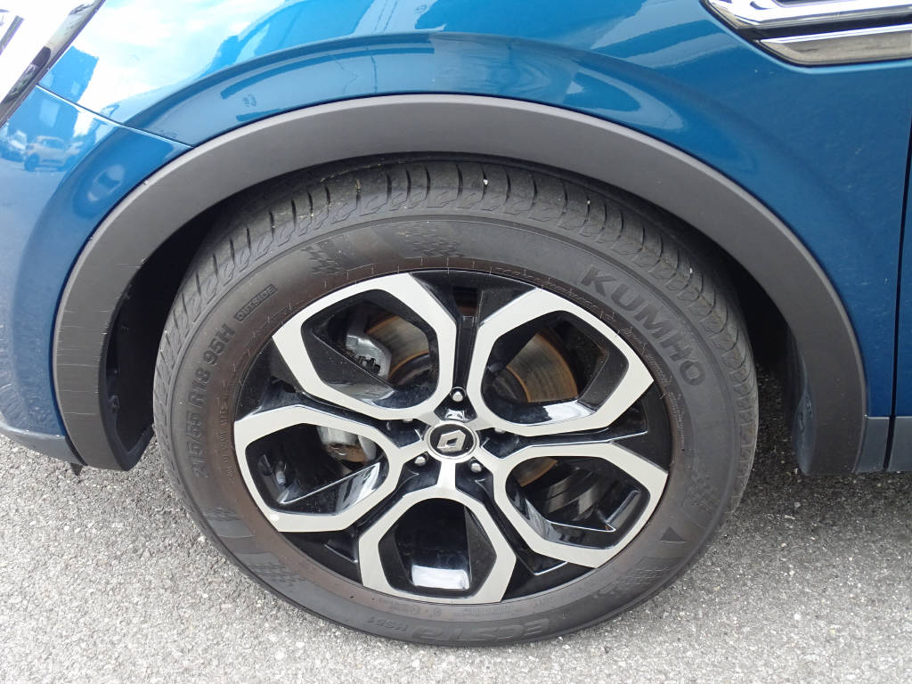 RENAULT Arkana 1.6 E-Tech techno-showroom-element-1
