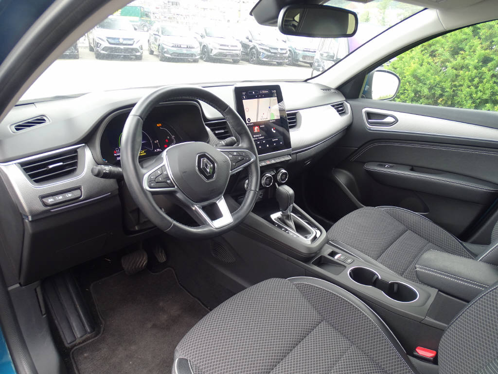 RENAULT Arkana 1.6 E-Tech techno-showroom-element-3