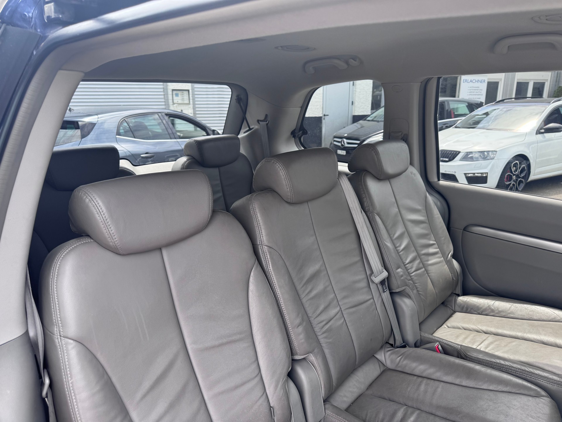 KIA Carnival 2.9 CRDi Style-image-12