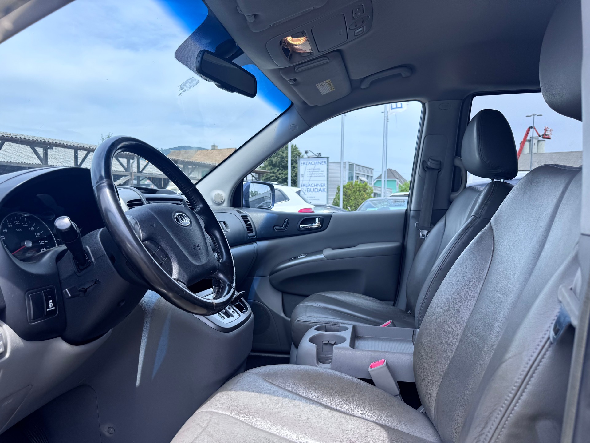 KIA Carnival 2.9 CRDi Style-image-10