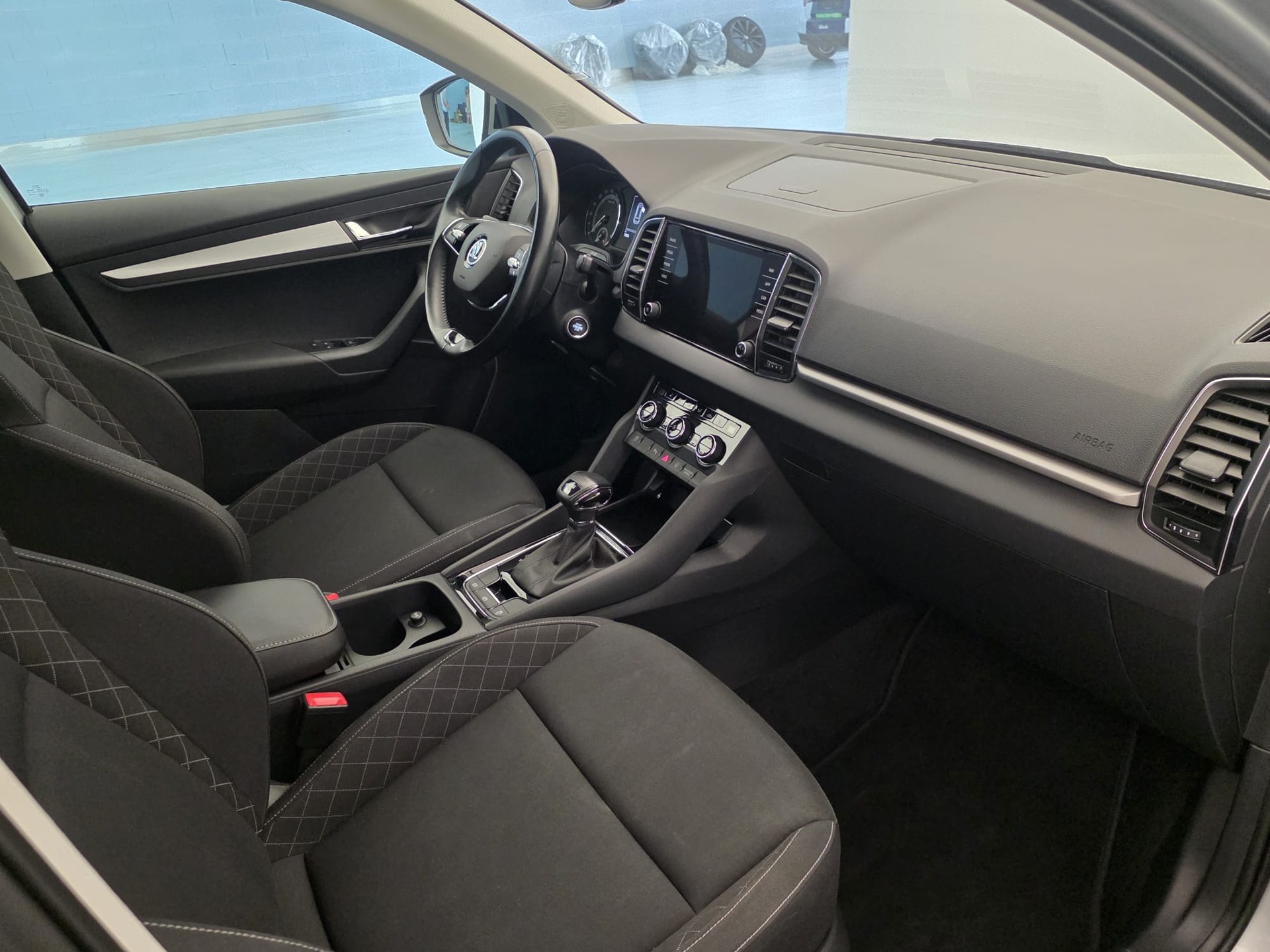 SKODA Karoq 2.0 TDI CR Ambition 4x4 DSG-image-8