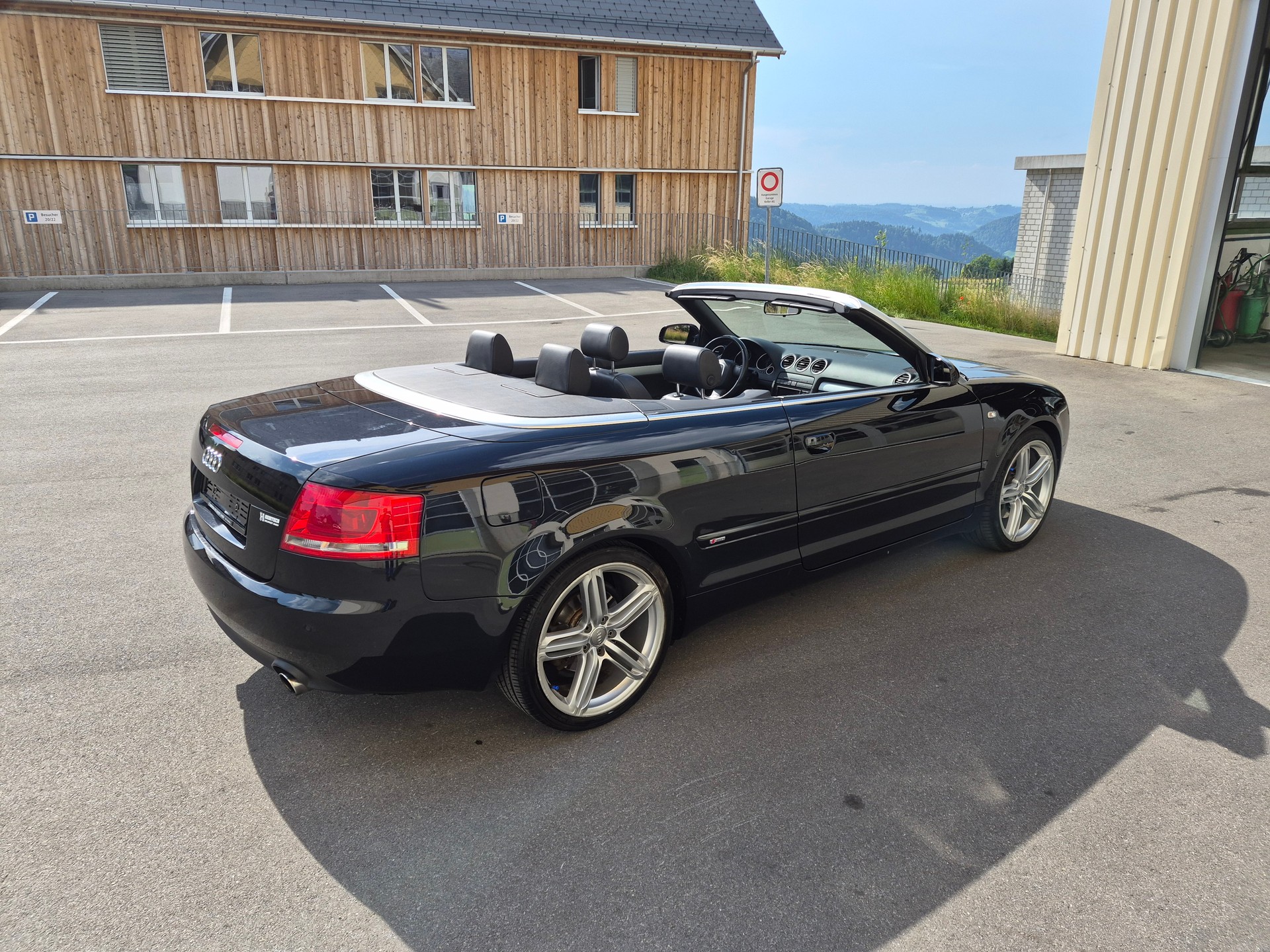 AUDI 2.0 T FSI 200-image-1