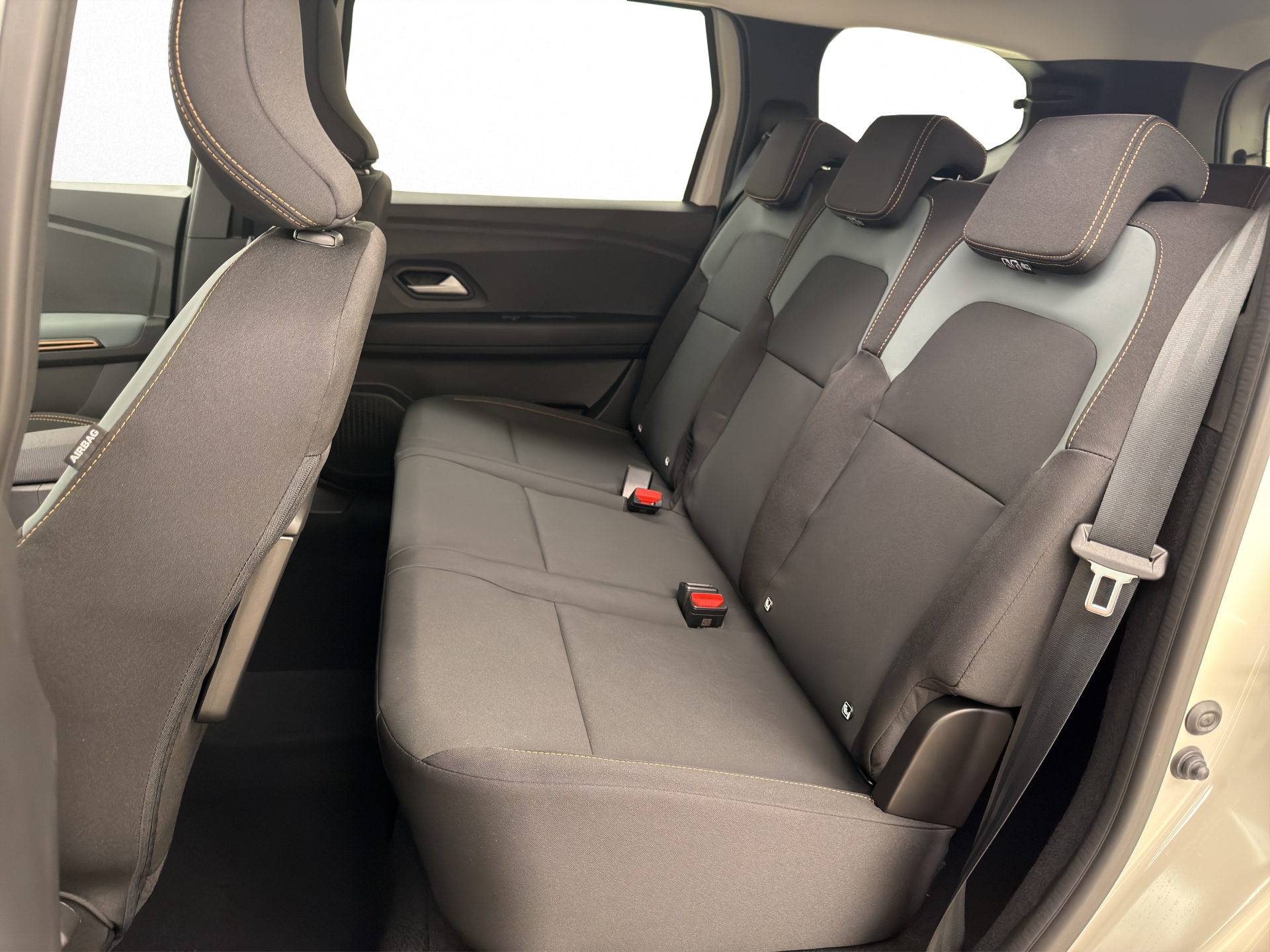 DACIA Jogger 1.8 Hybrid Extreme 7PL-image-11