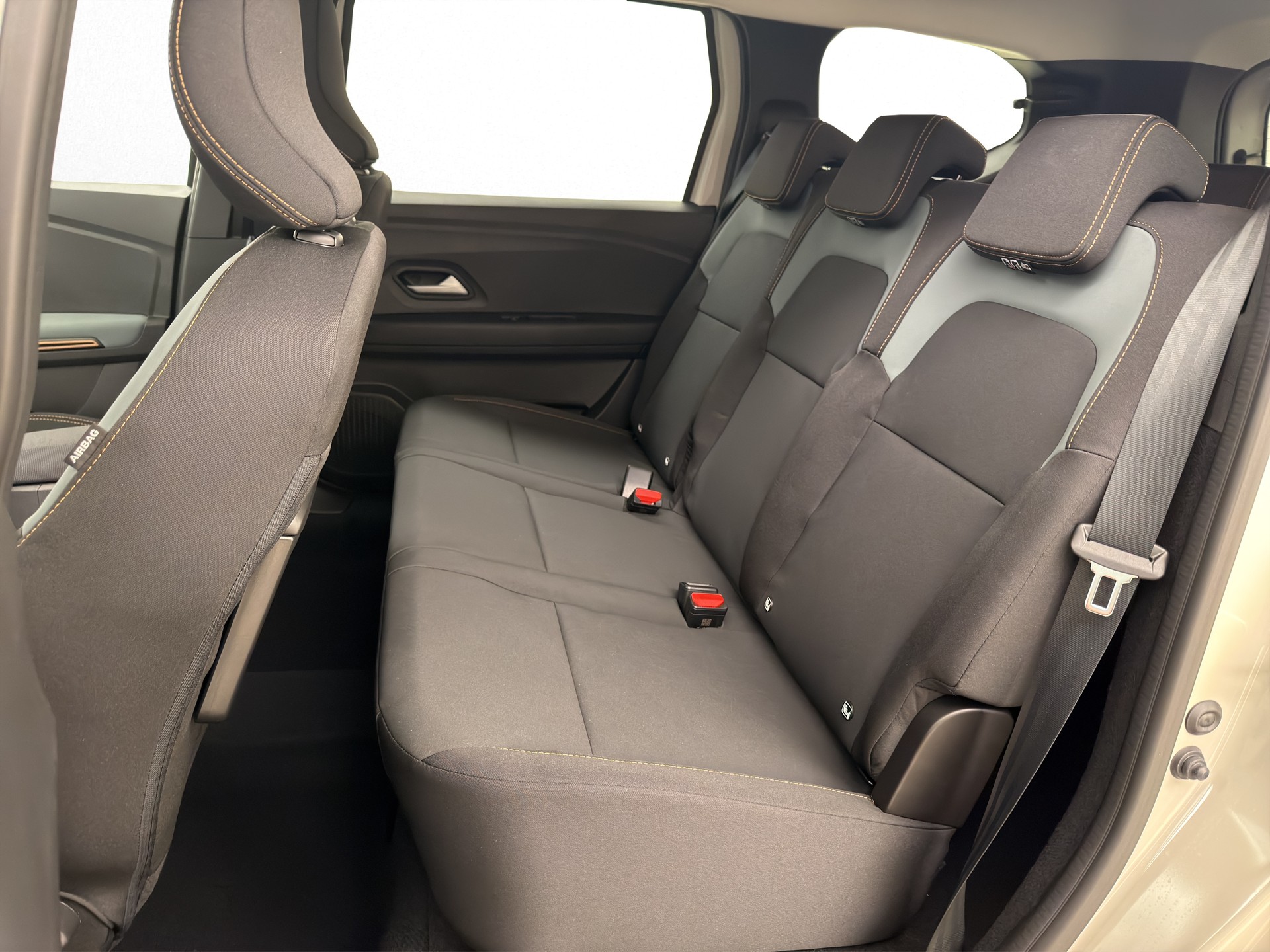 DACIA Jogger 1.8 Hybrid Extreme 7PL-image-11