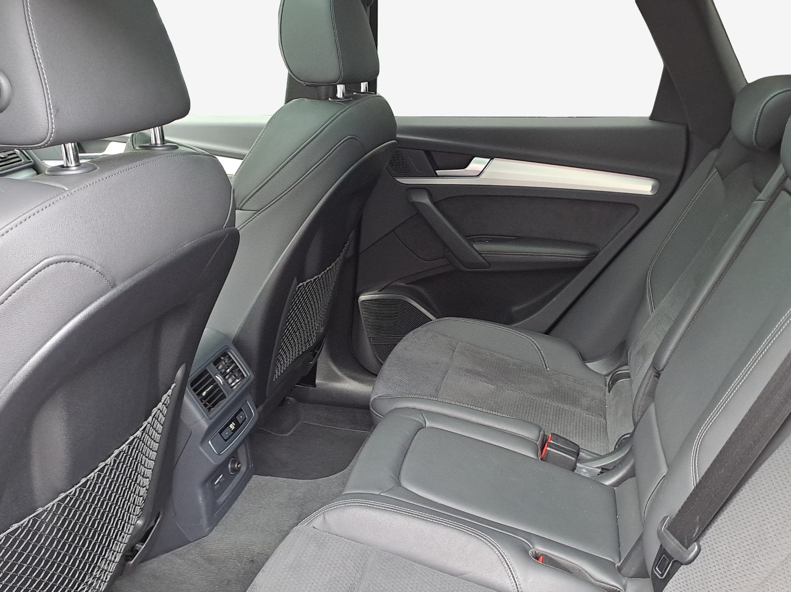 AUDI Q5 40 TFSI S line quattro S-tronic-image-11