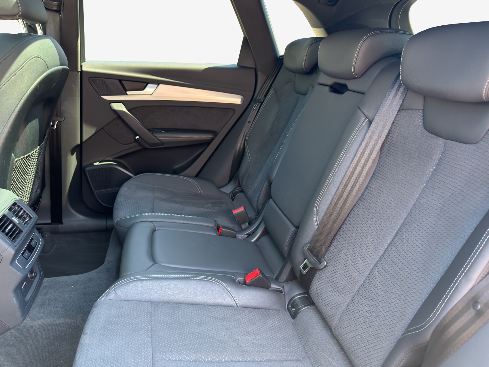 AUDI Q5 40 TFSI S line quattro S-tronic-image-11