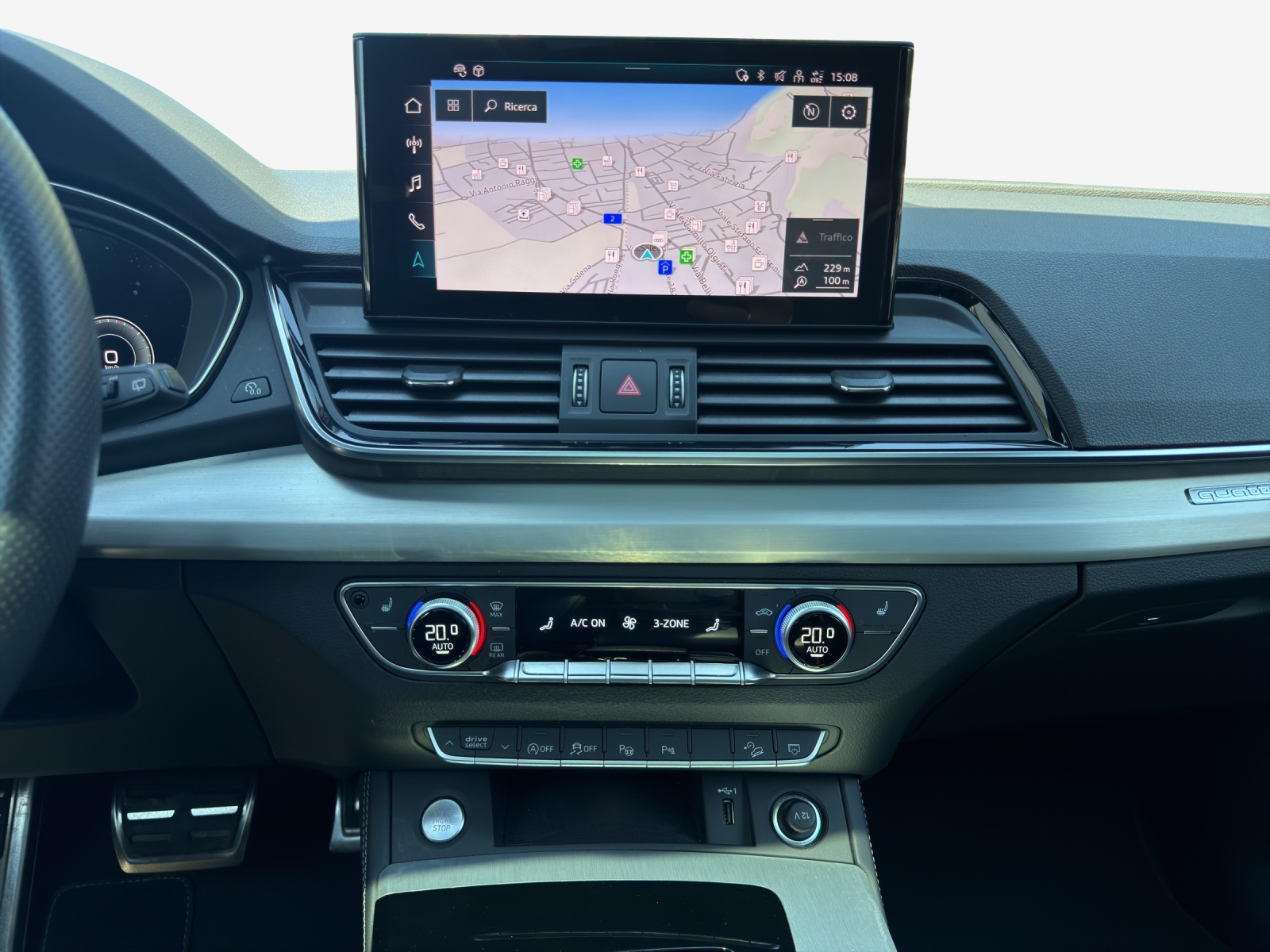AUDI Q5 40 TFSI S line quattro S-tronic-image-10