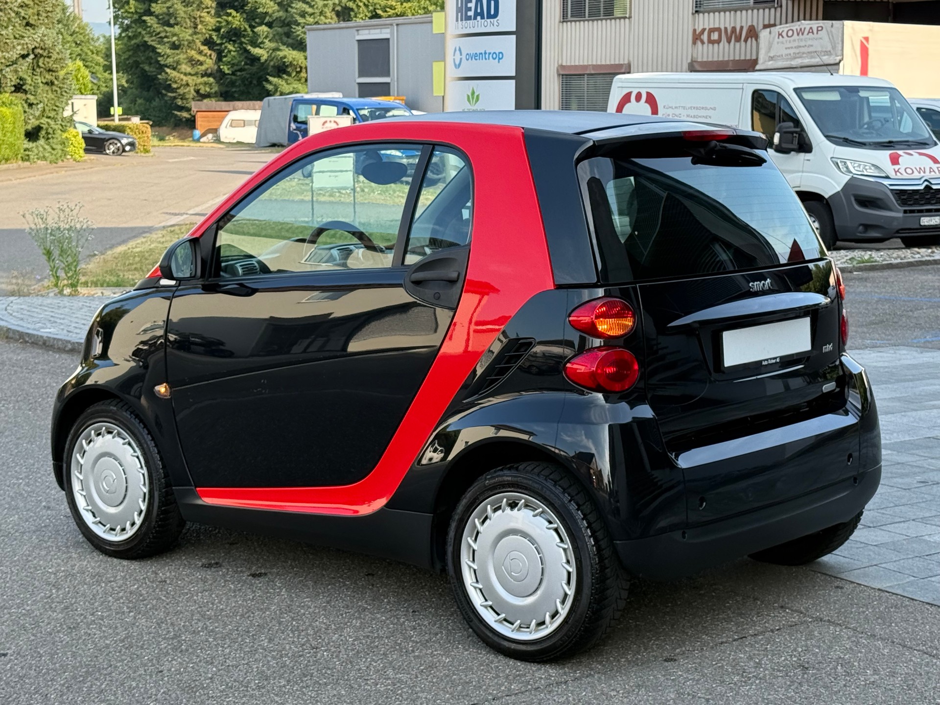 SMART fortwo black & white limited mhd softouch-image-4