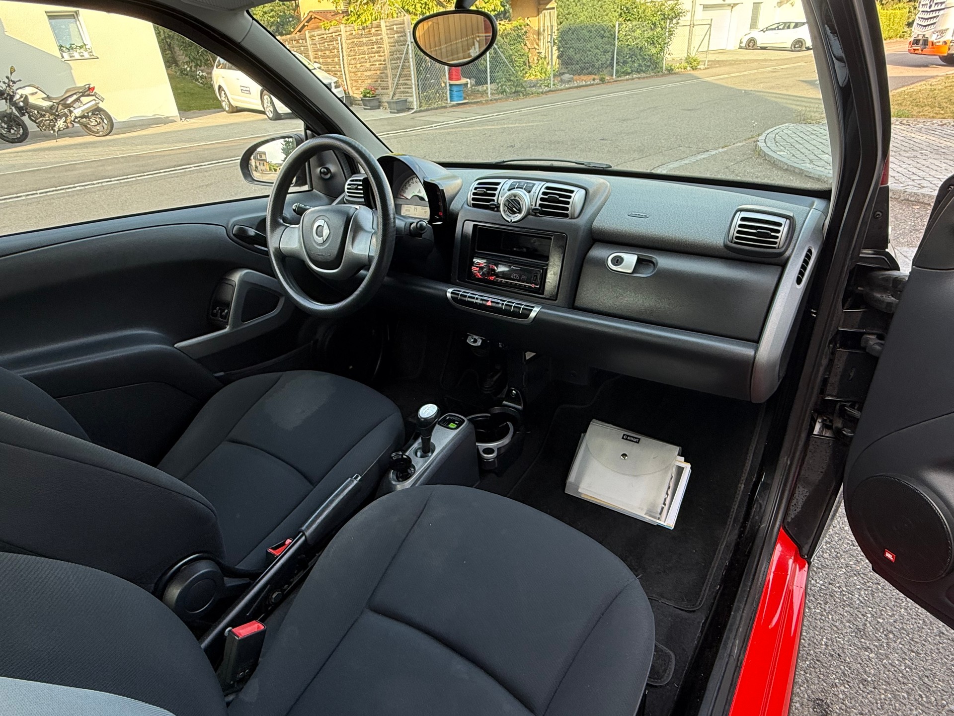 SMART fortwo black & white limited mhd softouch-image-6