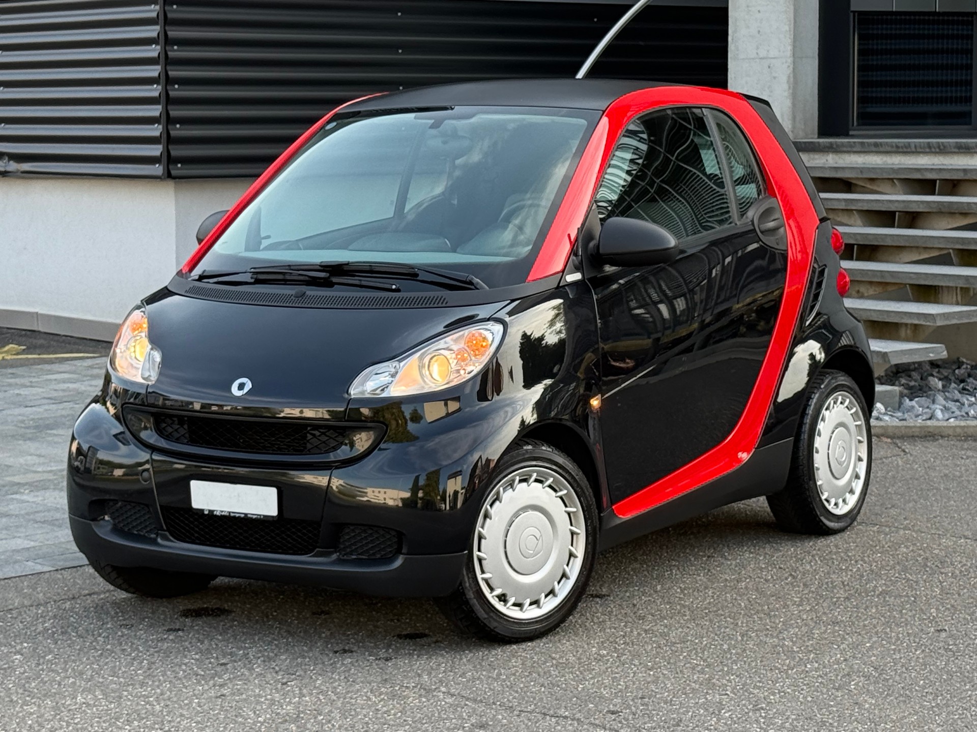 SMART fortwo black & white limited mhd softouch-image-0