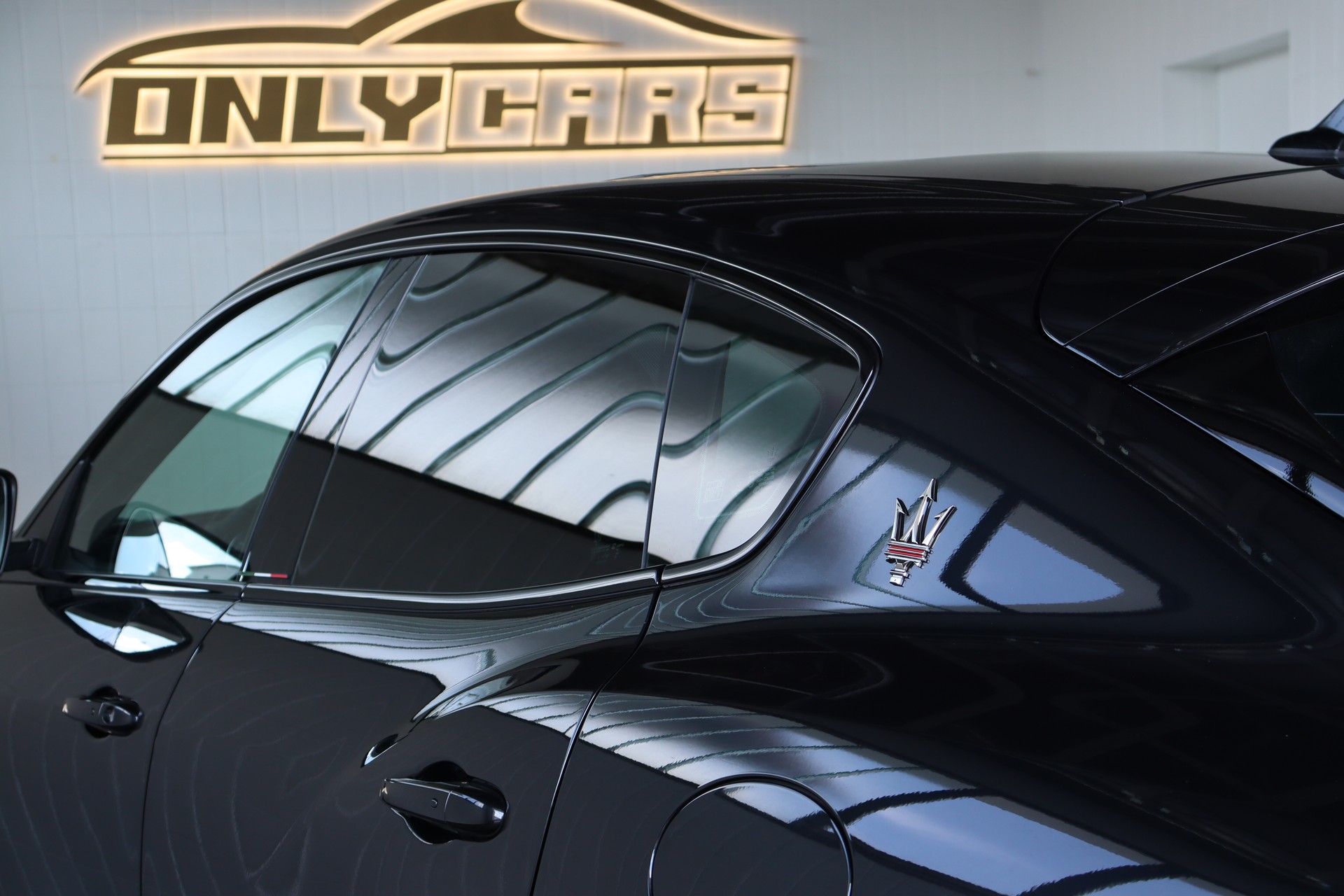 MASERATI Levante 3.8 V8 Trofeo Q4 Automatica Ultima-image-12